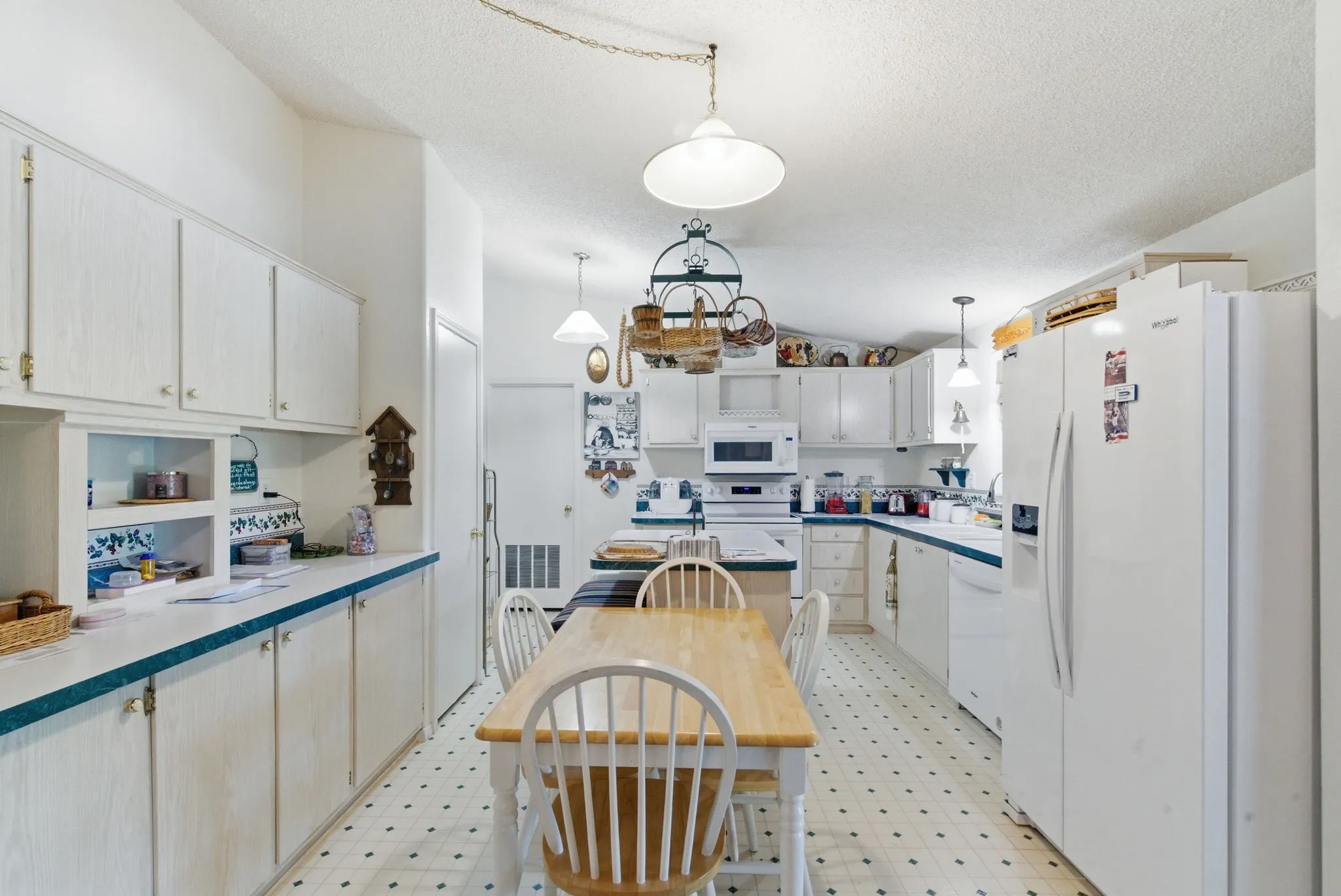 Single Family Residence For Sale in Palo Pinto County , 1069 Kennon Point, Palo Pinto, Texas 76484, 3 Bedroom, 2 Bathroom, 3 Garage spaces, 1,782 Sqft, built in 1999, mls#21233083, Real Estate Agent in Palo Pinto, Homes For Sale in Palo Pinto county, Homes For Sale in Palo Pinto, Realtor in Palo Pinto Texas, Real Estate Brokerage Independent Realty Texas, Luminita Cordes Realtor