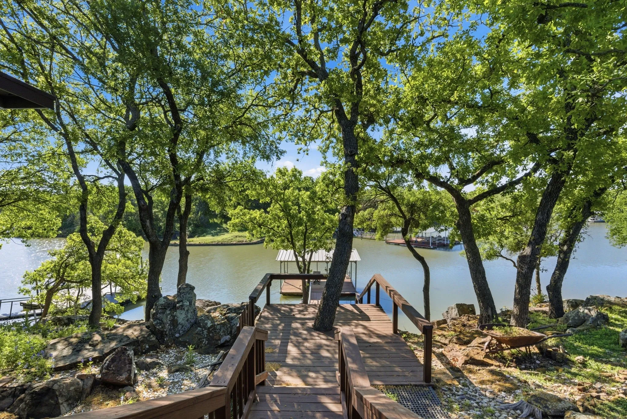 Single Family Residence For Sale in Palo Pinto County , 1069 Kennon Point, Palo Pinto, Texas 76484, 3 Bedroom, 2 Bathroom, 3 Garage spaces, 1,782 Sqft, built in 1999, mls#21233083, Real Estate Agent in Palo Pinto, Homes For Sale in Palo Pinto county, Homes For Sale in Palo Pinto, Realtor in Palo Pinto Texas, Real Estate Brokerage Independent Realty Texas, Luminita Cordes Realtor