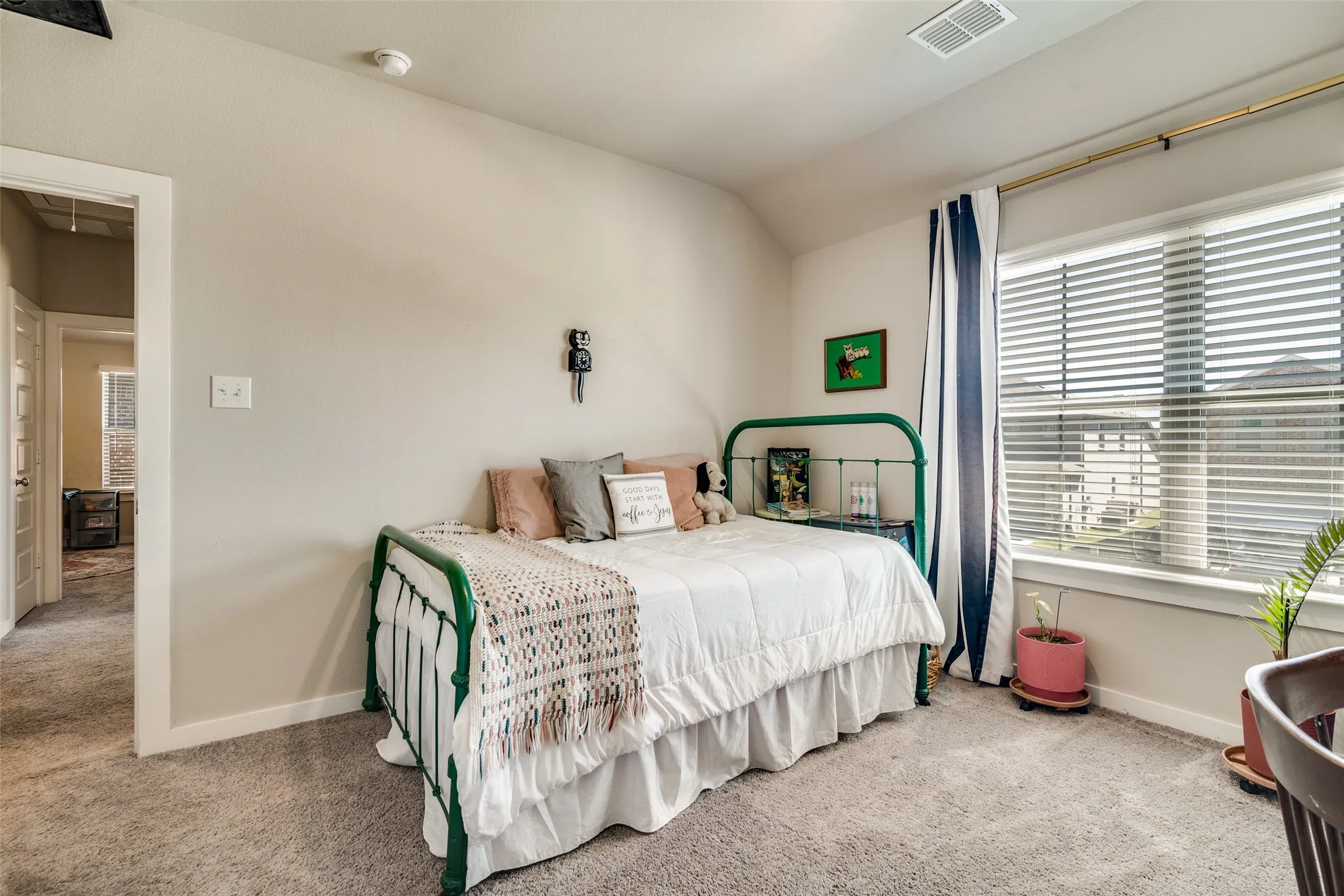 Secondary bedroom