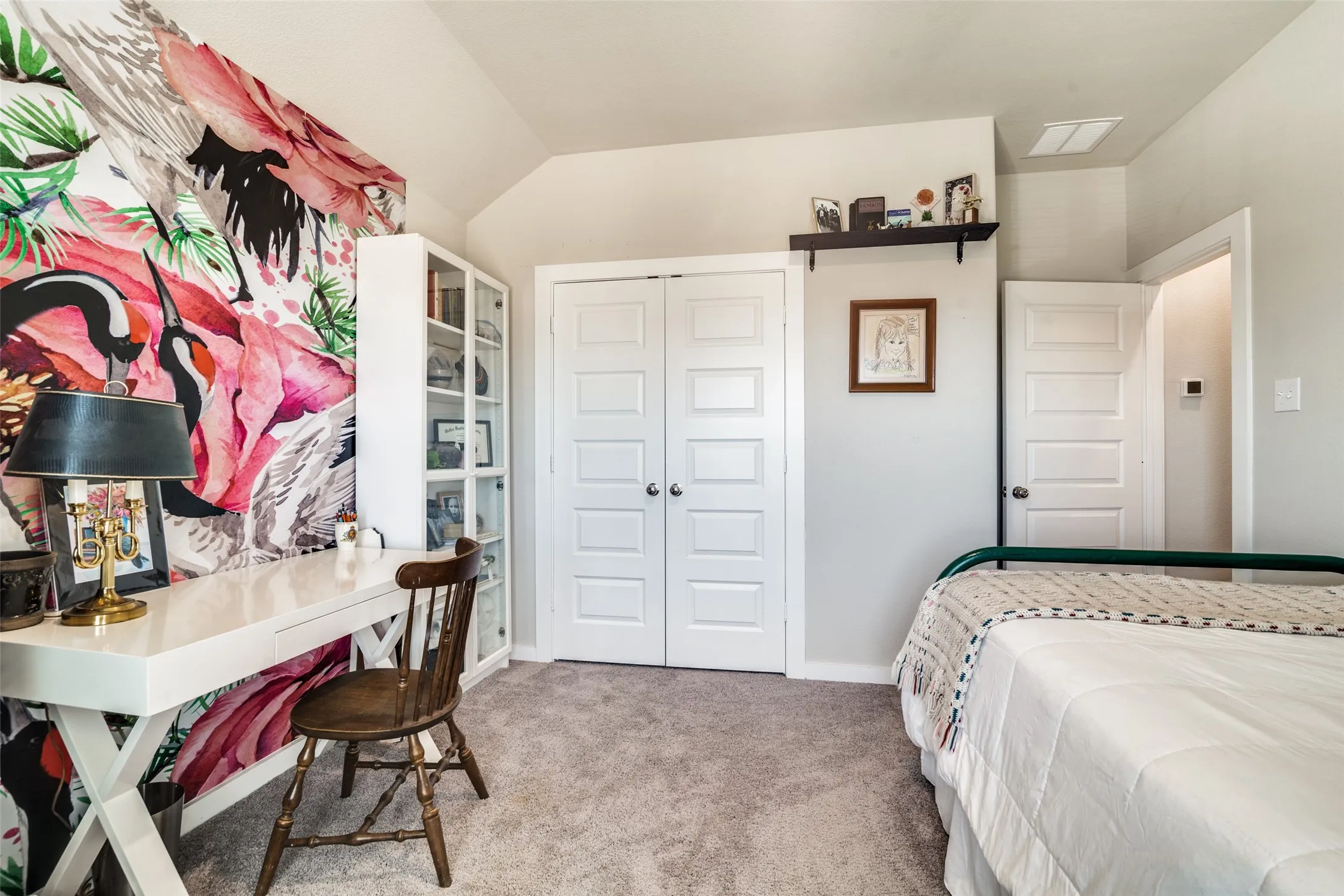 Secondary bedroom