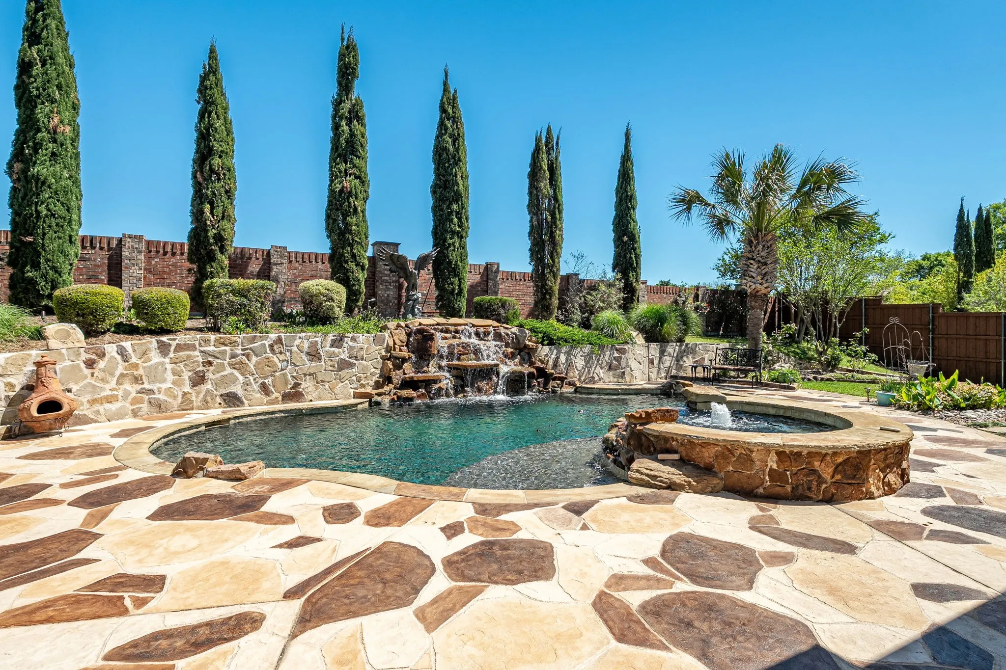 Single Family Residence For Sale in Dallas County , 6 Kilchurn, Garland, Texas 75044, 5 Bedroom, 6 Bathroom, 3 Garage spaces, 5,267 Sqft, built in 2004, Preowned, mls#21233376, Real Estate Agent in Garland, Homes For Sale in Dallas county, Homes For Sale in Garland, Realtor in Garland Texas, Real Estate Brokerage Independent Realty Texas, Luminita Cordes Realtor
