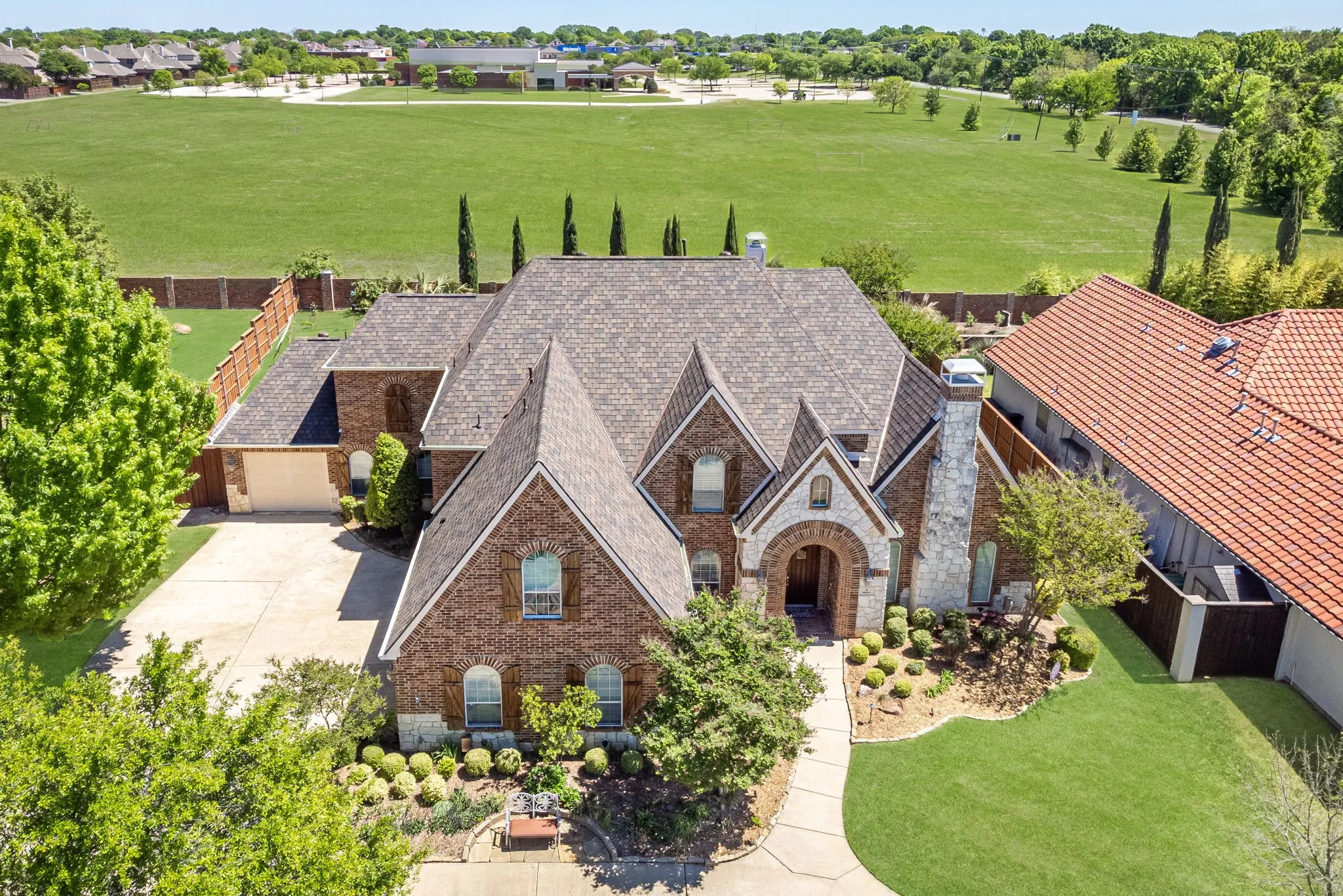 Single Family Residence For Sale in Dallas County , 6 Kilchurn, Garland, Texas 75044, 5 Bedroom, 6 Bathroom, 3 Garage spaces, 5,267 Sqft, built in 2004, Preowned, mls#21233376, Real Estate Agent in Garland, Homes For Sale in Dallas county, Homes For Sale in Garland, Realtor in Garland Texas, Real Estate Brokerage Independent Realty Texas, Luminita Cordes Realtor