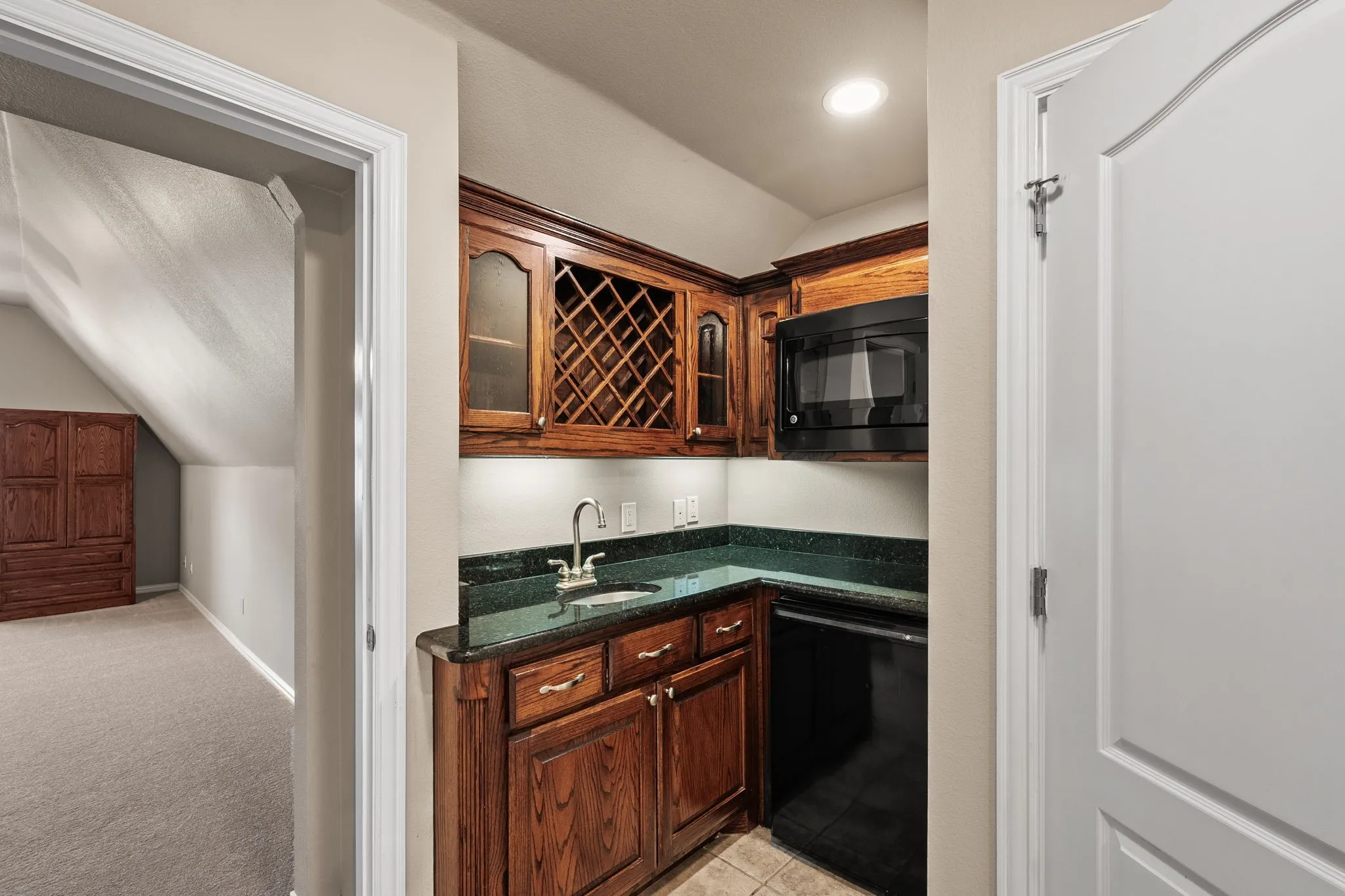 Single Family Residence For Sale in Dallas County , 6 Kilchurn, Garland, Texas 75044, 5 Bedroom, 6 Bathroom, 3 Garage spaces, 5,267 Sqft, built in 2004, Preowned, mls#21233376, Real Estate Agent in Garland, Homes For Sale in Dallas county, Homes For Sale in Garland, Realtor in Garland Texas, Real Estate Brokerage Independent Realty Texas, Luminita Cordes Realtor