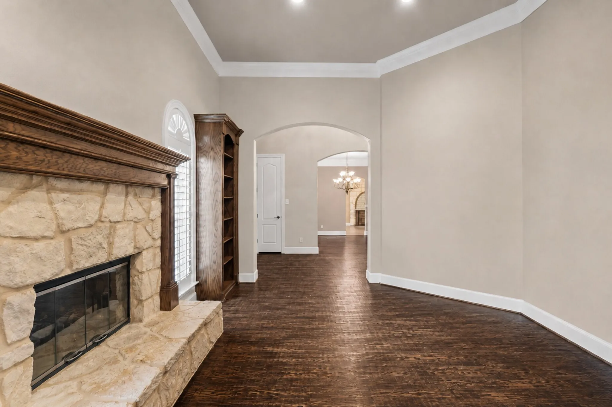 Single Family Residence For Sale in Dallas County , 6 Kilchurn, Garland, Texas 75044, 5 Bedroom, 6 Bathroom, 3 Garage spaces, 5,267 Sqft, built in 2004, Preowned, mls#21233376, Real Estate Agent in Garland, Homes For Sale in Dallas county, Homes For Sale in Garland, Realtor in Garland Texas, Real Estate Brokerage Independent Realty Texas, Luminita Cordes Realtor