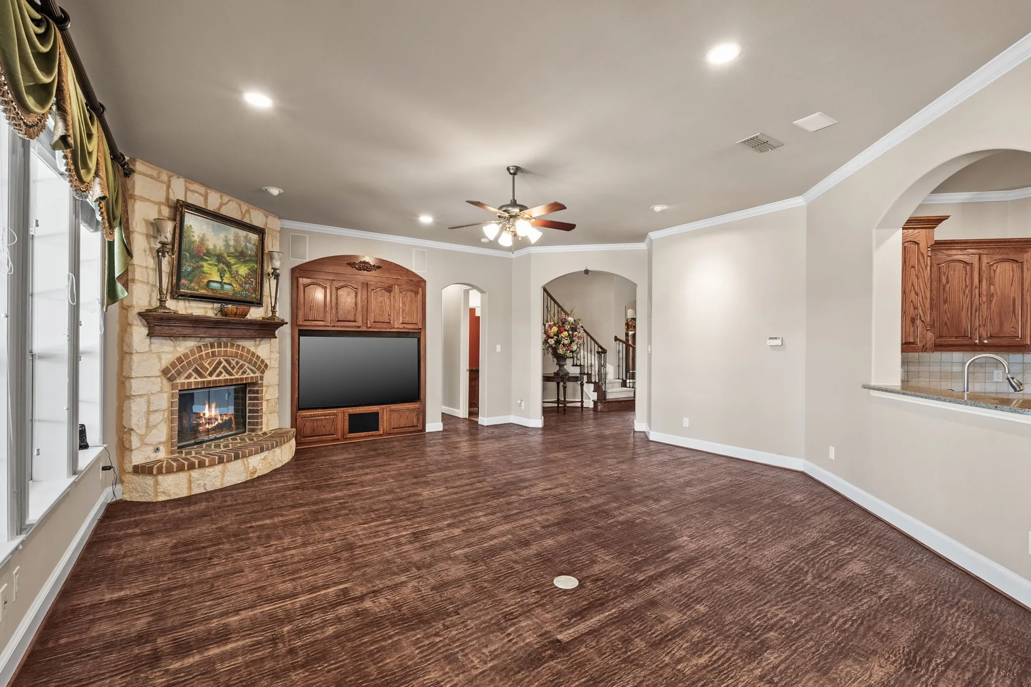 Single Family Residence For Sale in Dallas County , 6 Kilchurn, Garland, Texas 75044, 5 Bedroom, 6 Bathroom, 3 Garage spaces, 5,267 Sqft, built in 2004, Preowned, mls#21233376, Real Estate Agent in Garland, Homes For Sale in Dallas county, Homes For Sale in Garland, Realtor in Garland Texas, Real Estate Brokerage Independent Realty Texas, Luminita Cordes Realtor