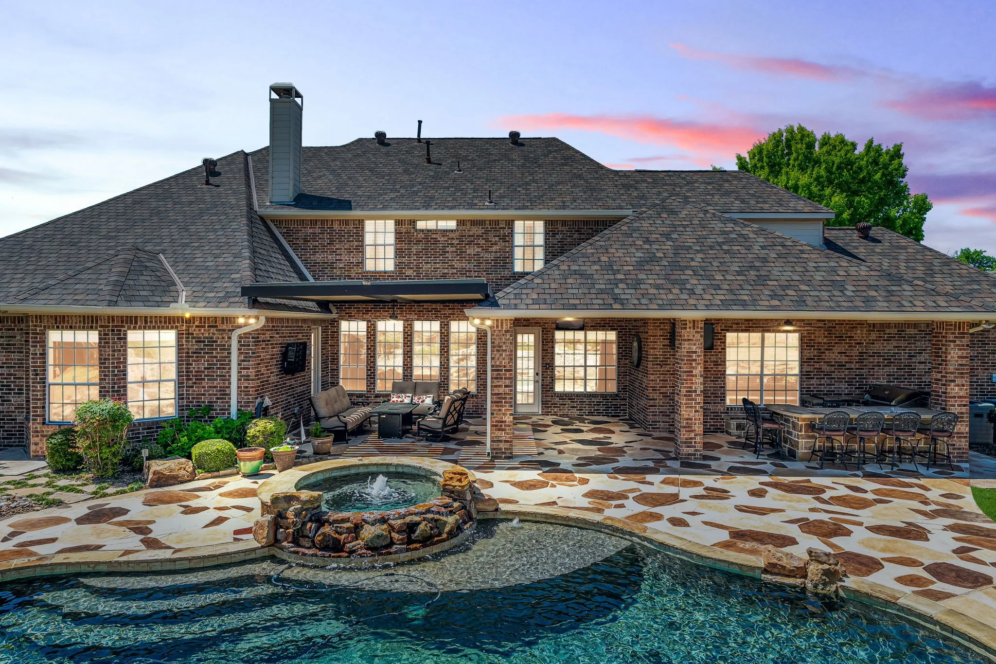 Single Family Residence For Sale in Dallas County , 6 Kilchurn, Garland, Texas 75044, 5 Bedroom, 6 Bathroom, 3 Garage spaces, 5,267 Sqft, built in 2004, Preowned, mls#21233376, Real Estate Agent in Garland, Homes For Sale in Dallas county, Homes For Sale in Garland, Realtor in Garland Texas, Real Estate Brokerage Independent Realty Texas, Luminita Cordes Realtor