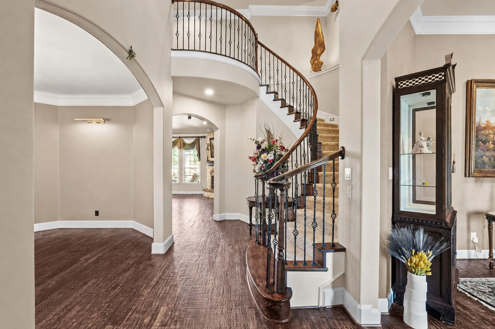 Single Family Residence For Sale in Dallas County , 6 Kilchurn, Garland, Texas 75044, 5 Bedroom, 6 Bathroom, 3 Garage spaces, 5,267 Sqft, built in 2004, Preowned, mls#21233376, Real Estate Agent in Garland, Homes For Sale in Dallas county, Homes For Sale in Garland, Realtor in Garland Texas, Real Estate Brokerage Independent Realty Texas, Luminita Cordes Realtor
