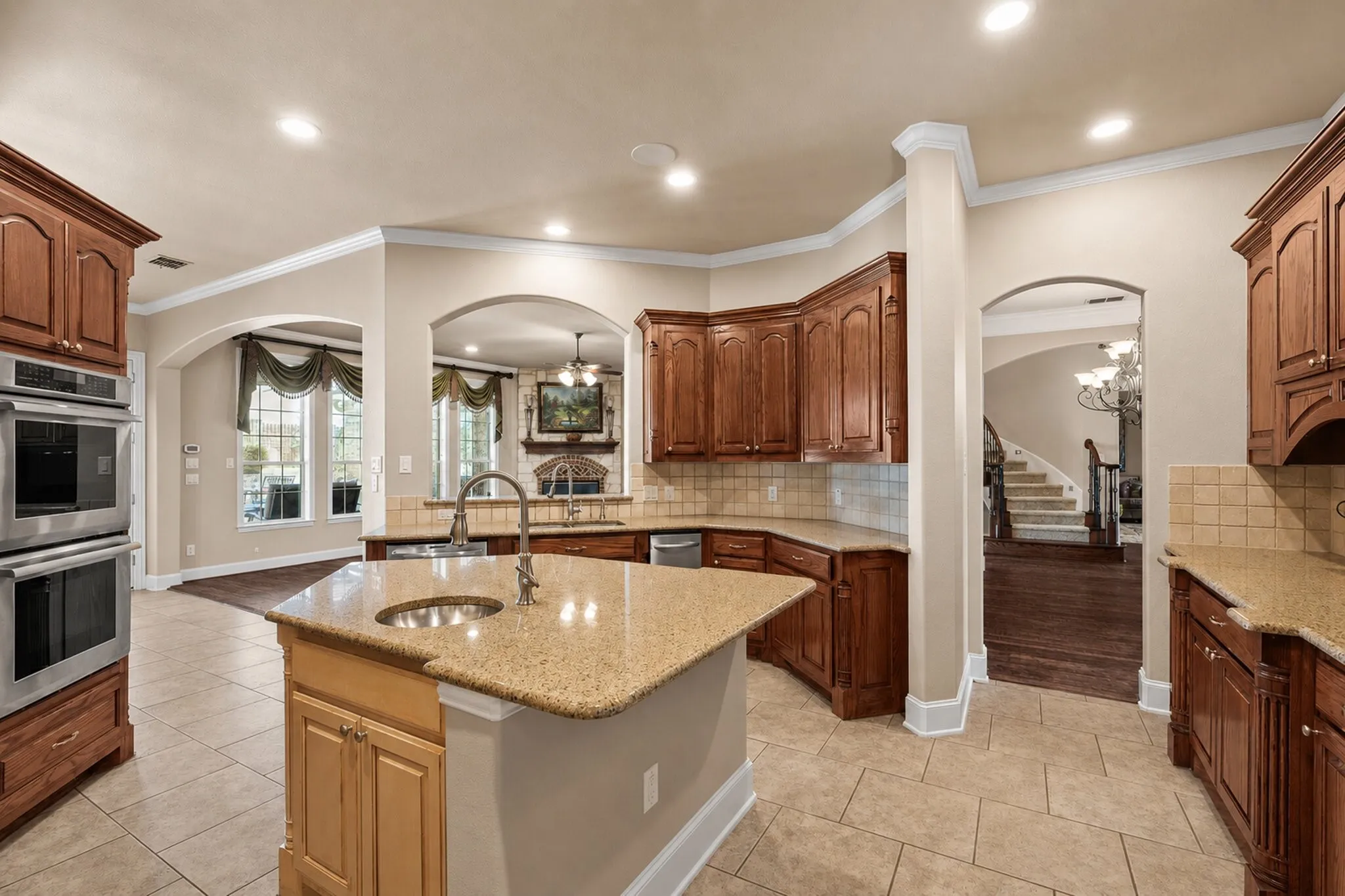 Single Family Residence For Sale in Dallas County , 6 Kilchurn, Garland, Texas 75044, 5 Bedroom, 6 Bathroom, 3 Garage spaces, 5,267 Sqft, built in 2004, Preowned, mls#21233376, Real Estate Agent in Garland, Homes For Sale in Dallas county, Homes For Sale in Garland, Realtor in Garland Texas, Real Estate Brokerage Independent Realty Texas, Luminita Cordes Realtor