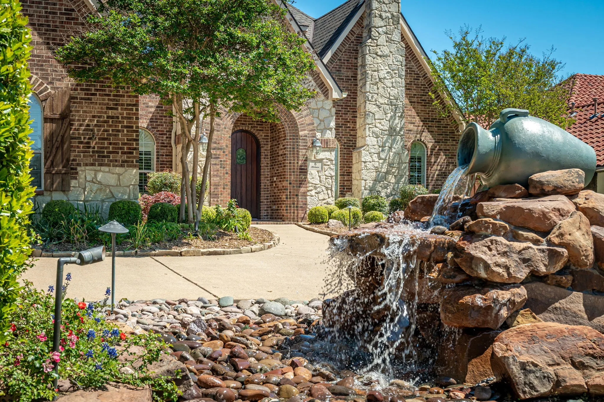 Single Family Residence For Sale in Dallas County , 6 Kilchurn, Garland, Texas 75044, 5 Bedroom, 6 Bathroom, 3 Garage spaces, 5,267 Sqft, built in 2004, Preowned, mls#21233376, Real Estate Agent in Garland, Homes For Sale in Dallas county, Homes For Sale in Garland, Realtor in Garland Texas, Real Estate Brokerage Independent Realty Texas, Luminita Cordes Realtor