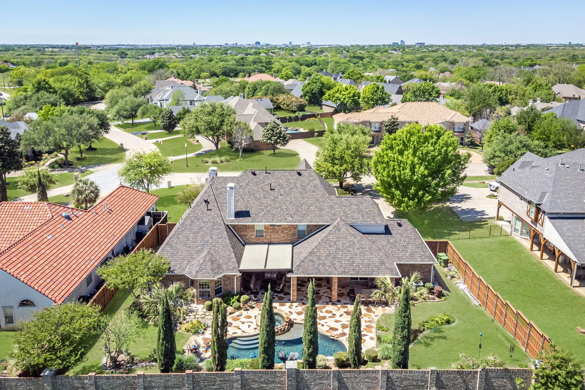 Single Family Residence For Sale in Dallas County , 6 Kilchurn, Garland, Texas 75044, 5 Bedroom, 6 Bathroom, 3 Garage spaces, 5,267 Sqft, built in 2004, Preowned, mls#21233376, Real Estate Agent in Garland, Homes For Sale in Dallas county, Homes For Sale in Garland, Realtor in Garland Texas, Real Estate Brokerage Independent Realty Texas, Luminita Cordes Realtor