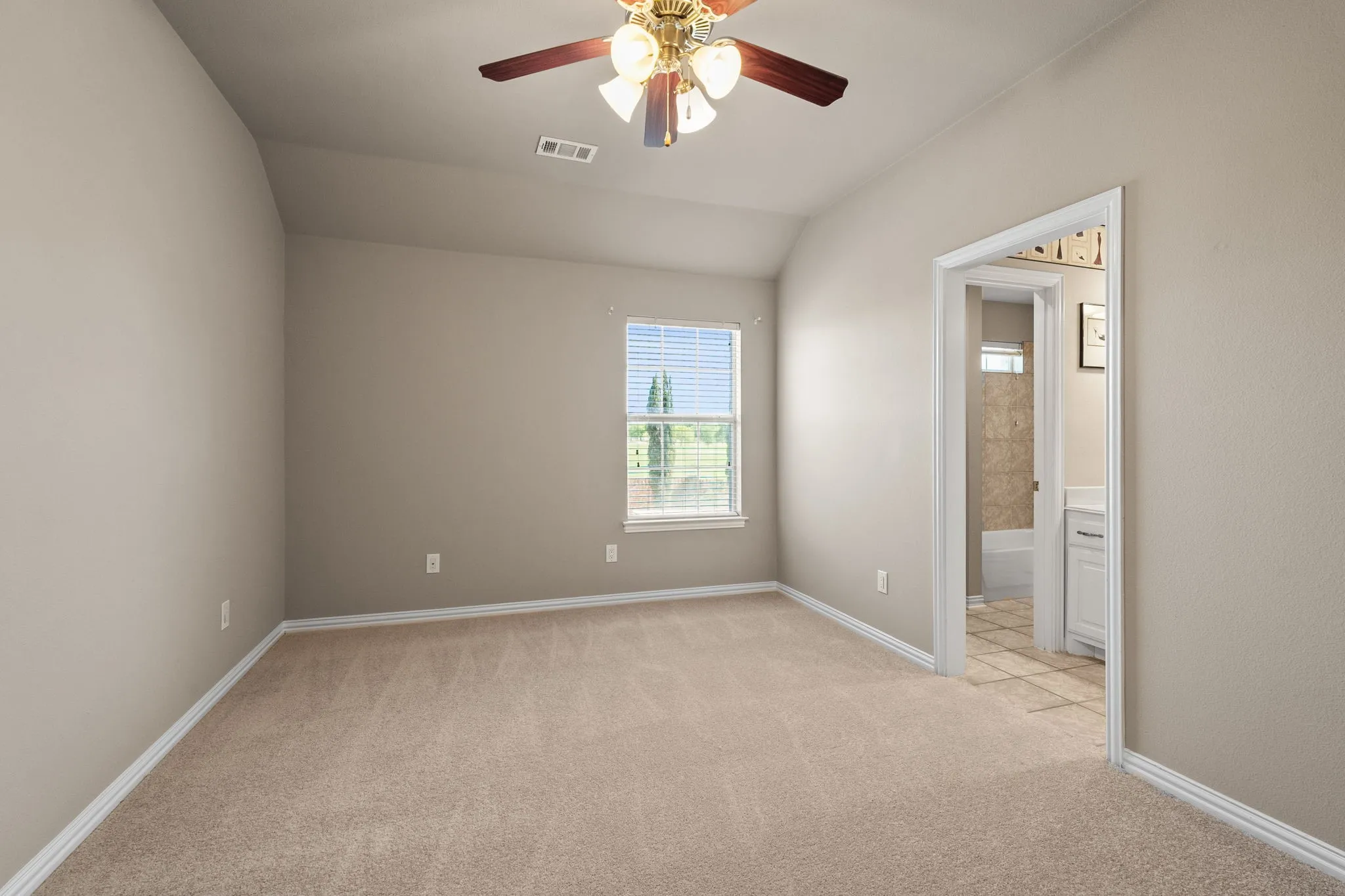 Single Family Residence For Sale in Dallas County , 6 Kilchurn, Garland, Texas 75044, 5 Bedroom, 6 Bathroom, 3 Garage spaces, 5,267 Sqft, built in 2004, Preowned, mls#21233376, Real Estate Agent in Garland, Homes For Sale in Dallas county, Homes For Sale in Garland, Realtor in Garland Texas, Real Estate Brokerage Independent Realty Texas, Luminita Cordes Realtor