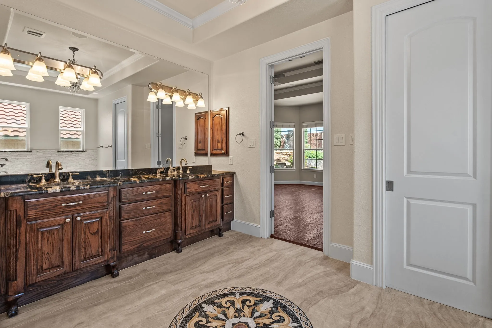 Single Family Residence For Sale in Dallas County , 6 Kilchurn, Garland, Texas 75044, 5 Bedroom, 6 Bathroom, 3 Garage spaces, 5,267 Sqft, built in 2004, Preowned, mls#21233376, Real Estate Agent in Garland, Homes For Sale in Dallas county, Homes For Sale in Garland, Realtor in Garland Texas, Real Estate Brokerage Independent Realty Texas, Luminita Cordes Realtor