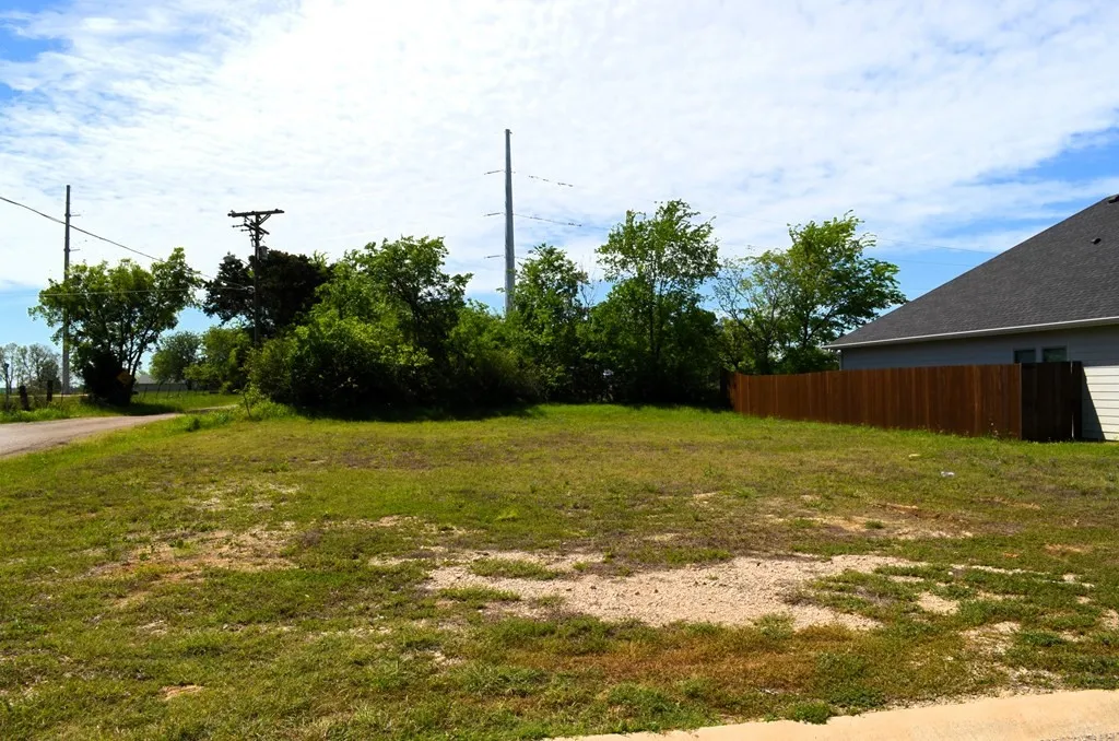 Unimproved Land For Sale in Kaufman County , 354 Preston Road, Mabank, Texas 75147, 0, 0, Garage spaces, 0 Sqft, built in 0, mls#21234709, Real Estate Agent in Mabank, Homes For Sale in Kaufman county, Homes For Sale in Mabank, Realtor in Mabank Texas, Real Estate Brokerage Independent Realty Texas, Luminita Cordes Realtor
