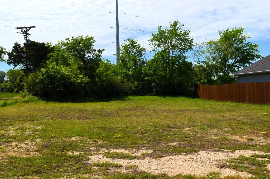Unimproved Land For Sale in Kaufman County , 354 Preston Road, Mabank, Texas 75147, 0, 0, Garage spaces, 0 Sqft, built in 0, mls#21234709, Real Estate Agent in Mabank, Homes For Sale in Kaufman county, Homes For Sale in Mabank, Realtor in Mabank Texas, Real Estate Brokerage Independent Realty Texas, Luminita Cordes Realtor