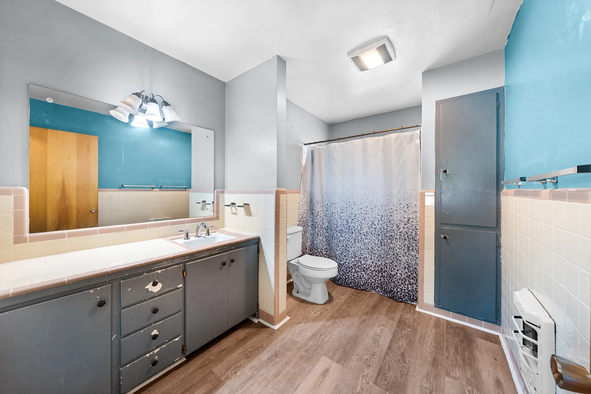 Single Family Residence For Sale in Wood County , 801 N Winnsboro Street, Quitman, Texas 75783, 3 Bedroom, 1 Bathroom, 1 Garage spaces, 1,358 Sqft, built in 0, Preowned, mls#21234700, Real Estate Agent in Quitman, Homes For Sale in Wood county, Homes For Sale in Quitman, Realtor in Quitman Texas, Real Estate Brokerage Independent Realty Texas, Luminita Cordes Realtor