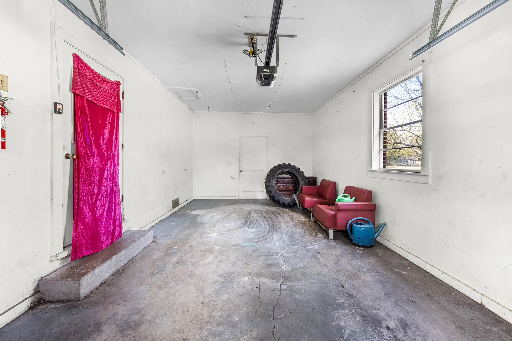 Single Family Residence For Sale in Wood County , 801 N Winnsboro Street, Quitman, Texas 75783, 3 Bedroom, 1 Bathroom, 1 Garage spaces, 1,358 Sqft, built in 0, Preowned, mls#21234700, Real Estate Agent in Quitman, Homes For Sale in Wood county, Homes For Sale in Quitman, Realtor in Quitman Texas, Real Estate Brokerage Independent Realty Texas, Luminita Cordes Realtor