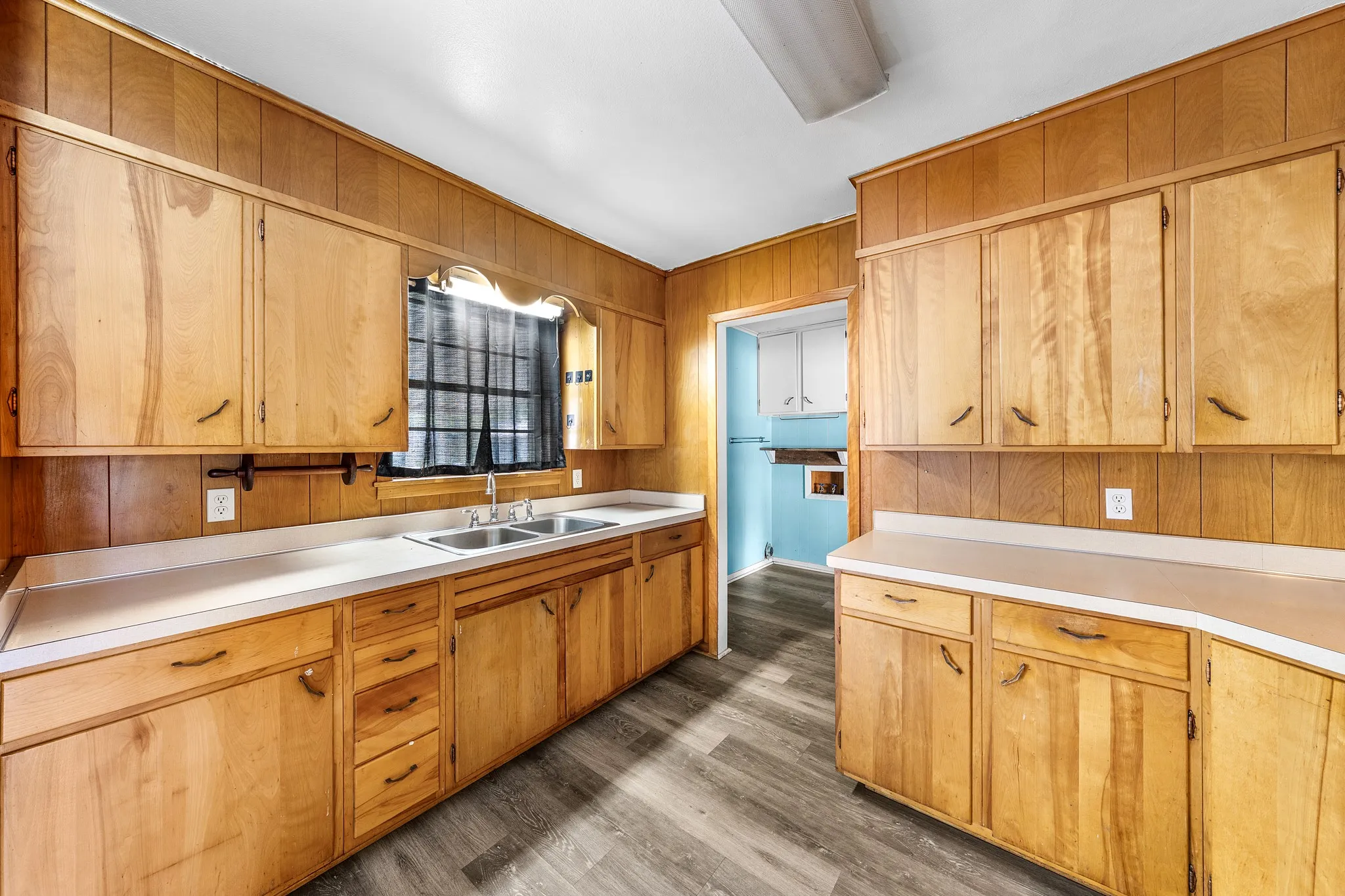 Single Family Residence For Sale in Wood County , 801 N Winnsboro Street, Quitman, Texas 75783, 3 Bedroom, 1 Bathroom, 1 Garage spaces, 1,358 Sqft, built in 0, Preowned, mls#21234700, Real Estate Agent in Quitman, Homes For Sale in Wood county, Homes For Sale in Quitman, Realtor in Quitman Texas, Real Estate Brokerage Independent Realty Texas, Luminita Cordes Realtor