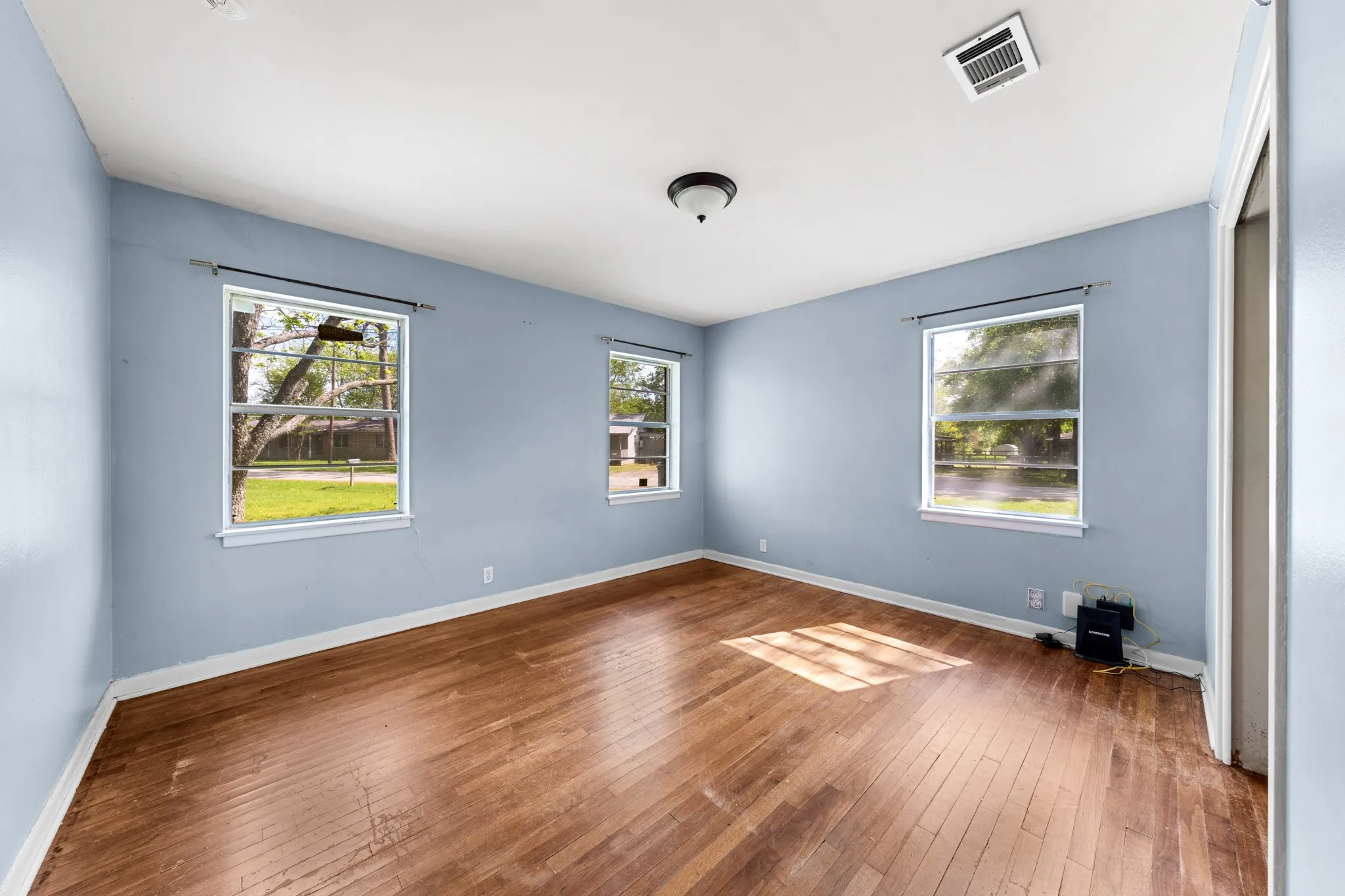 Single Family Residence For Sale in Wood County , 801 N Winnsboro Street, Quitman, Texas 75783, 3 Bedroom, 1 Bathroom, 1 Garage spaces, 1,358 Sqft, built in 0, Preowned, mls#21234700, Real Estate Agent in Quitman, Homes For Sale in Wood county, Homes For Sale in Quitman, Realtor in Quitman Texas, Real Estate Brokerage Independent Realty Texas, Luminita Cordes Realtor