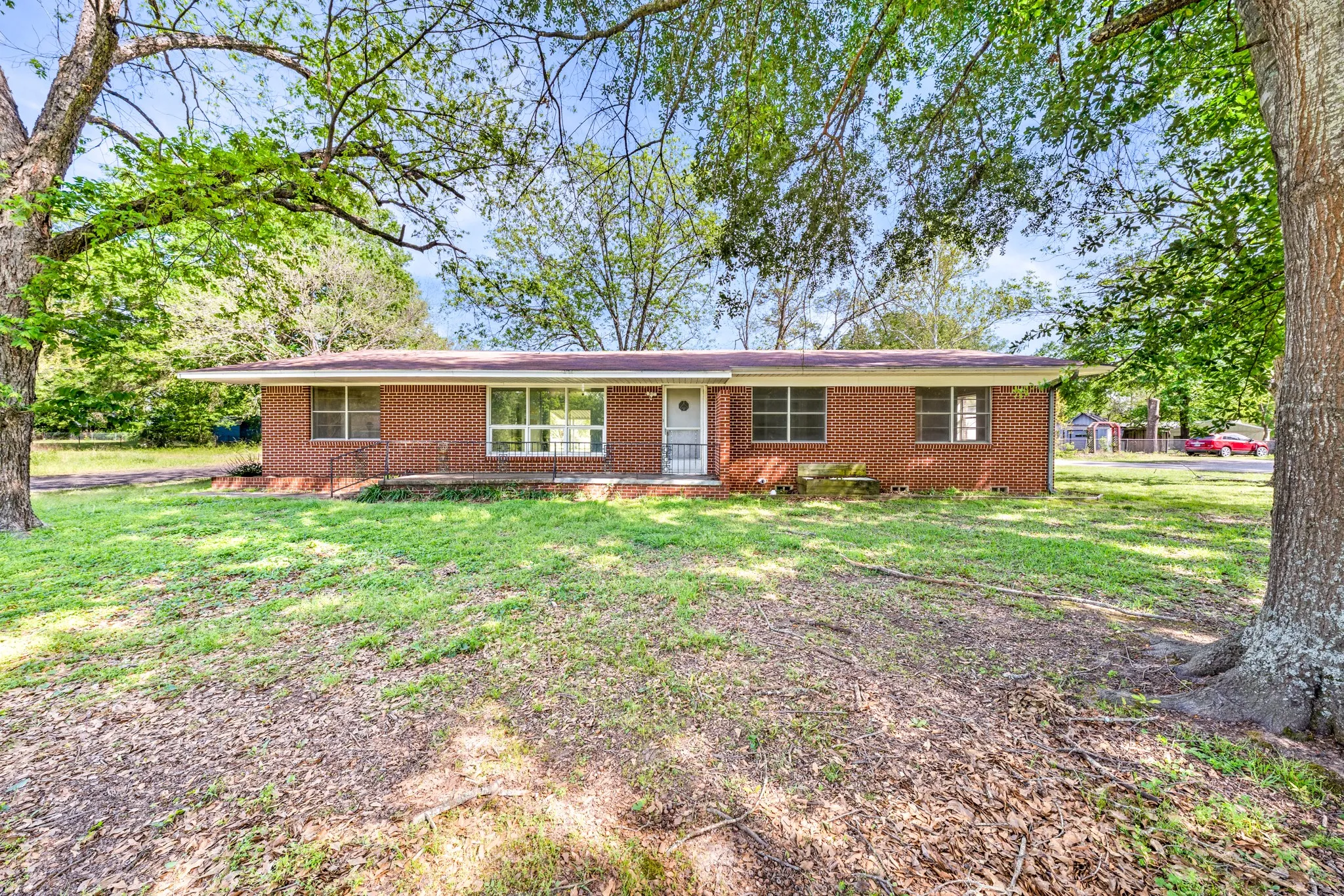 Single Family Residence For Sale in Wood County , 801 N Winnsboro Street, Quitman, Texas 75783, 3 Bedroom, 1 Bathroom, 1 Garage spaces, 1,358 Sqft, built in 0, Preowned, mls#21234700, Real Estate Agent in Quitman, Homes For Sale in Wood county, Homes For Sale in Quitman, Realtor in Quitman Texas, Real Estate Brokerage Independent Realty Texas, Luminita Cordes Realtor