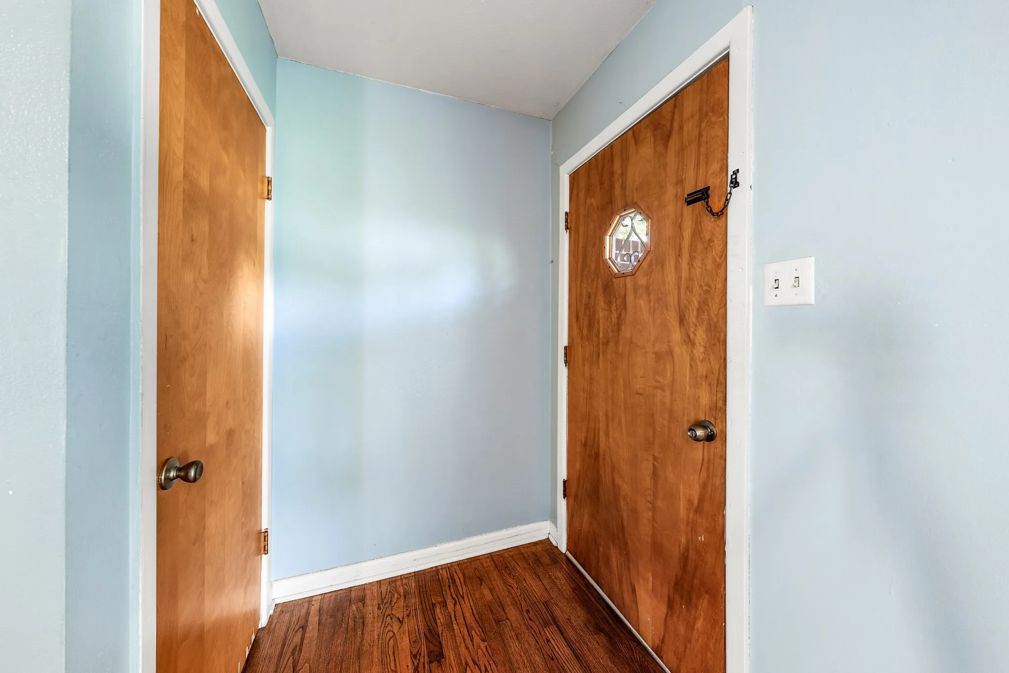 Single Family Residence For Sale in Wood County , 801 N Winnsboro Street, Quitman, Texas 75783, 3 Bedroom, 1 Bathroom, 1 Garage spaces, 1,358 Sqft, built in 0, Preowned, mls#21234700, Real Estate Agent in Quitman, Homes For Sale in Wood county, Homes For Sale in Quitman, Realtor in Quitman Texas, Real Estate Brokerage Independent Realty Texas, Luminita Cordes Realtor
