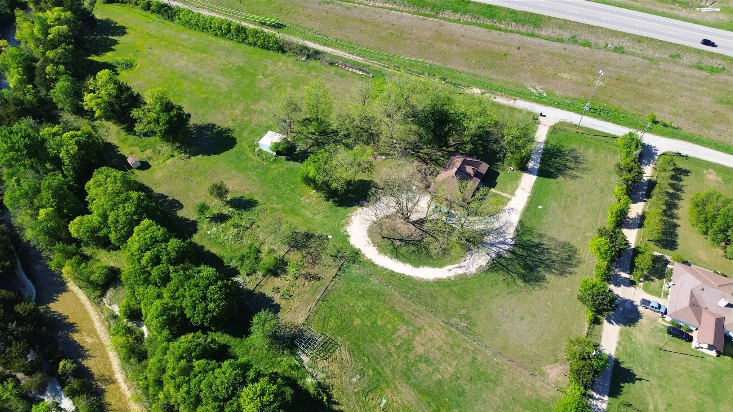 Single Family Residence For Sale in Dallas County , 1542 W Reindeer Road, Lancaster, Texas 75146, 3 Bedroom, 2 Bathroom, 2 Garage spaces, 1,372 Sqft, built in 1922, mls#21233961, Real Estate Agent in Lancaster, Homes For Sale in Dallas county, Homes For Sale in Lancaster, Realtor in Lancaster Texas, Real Estate Brokerage Independent Realty Texas, Luminita Cordes Realtor