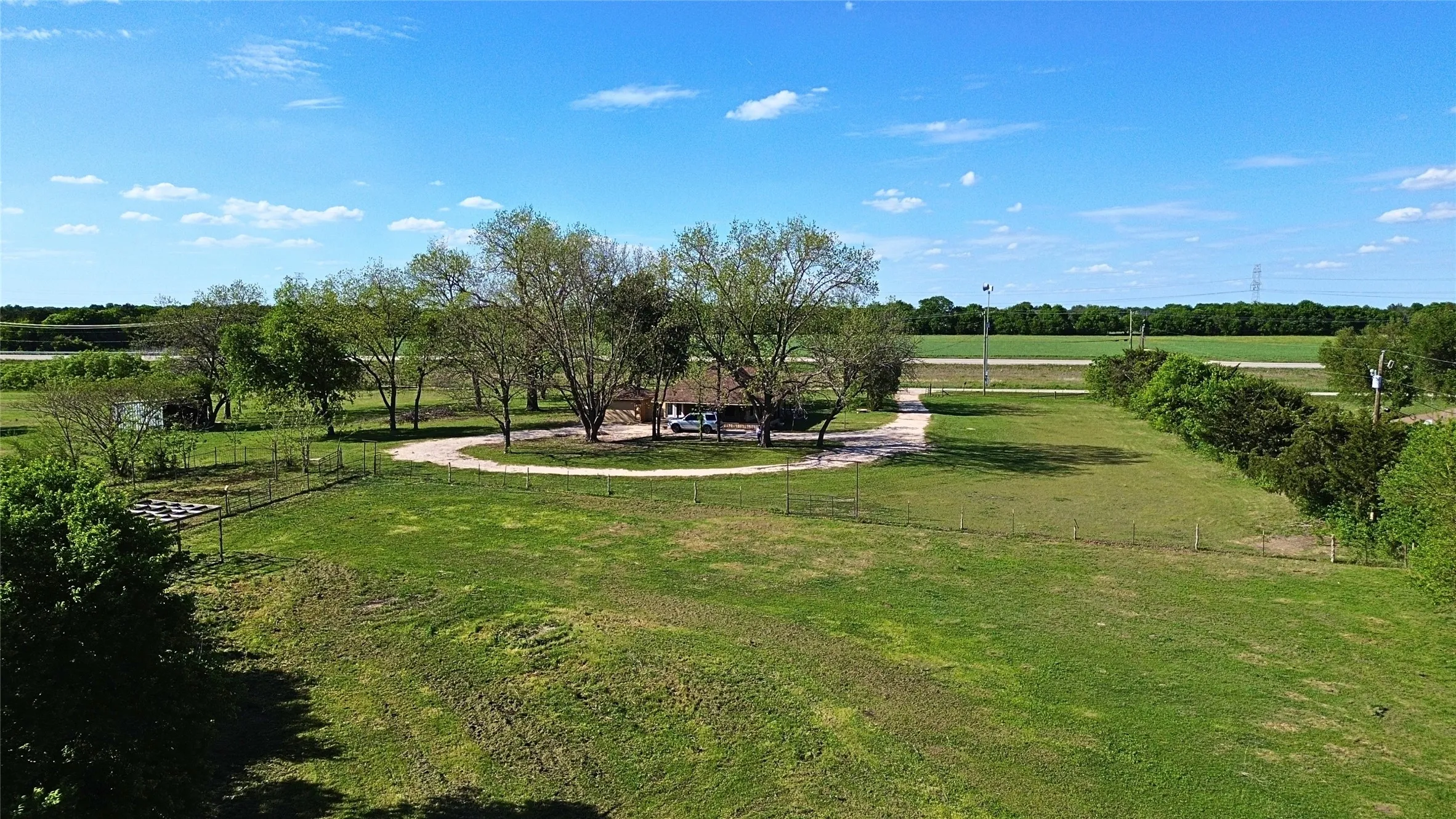 Single Family Residence For Sale in Dallas County , 1542 W Reindeer Road, Lancaster, Texas 75146, 3 Bedroom, 2 Bathroom, 2 Garage spaces, 1,372 Sqft, built in 1922, mls#21233961, Real Estate Agent in Lancaster, Homes For Sale in Dallas county, Homes For Sale in Lancaster, Realtor in Lancaster Texas, Real Estate Brokerage Independent Realty Texas, Luminita Cordes Realtor