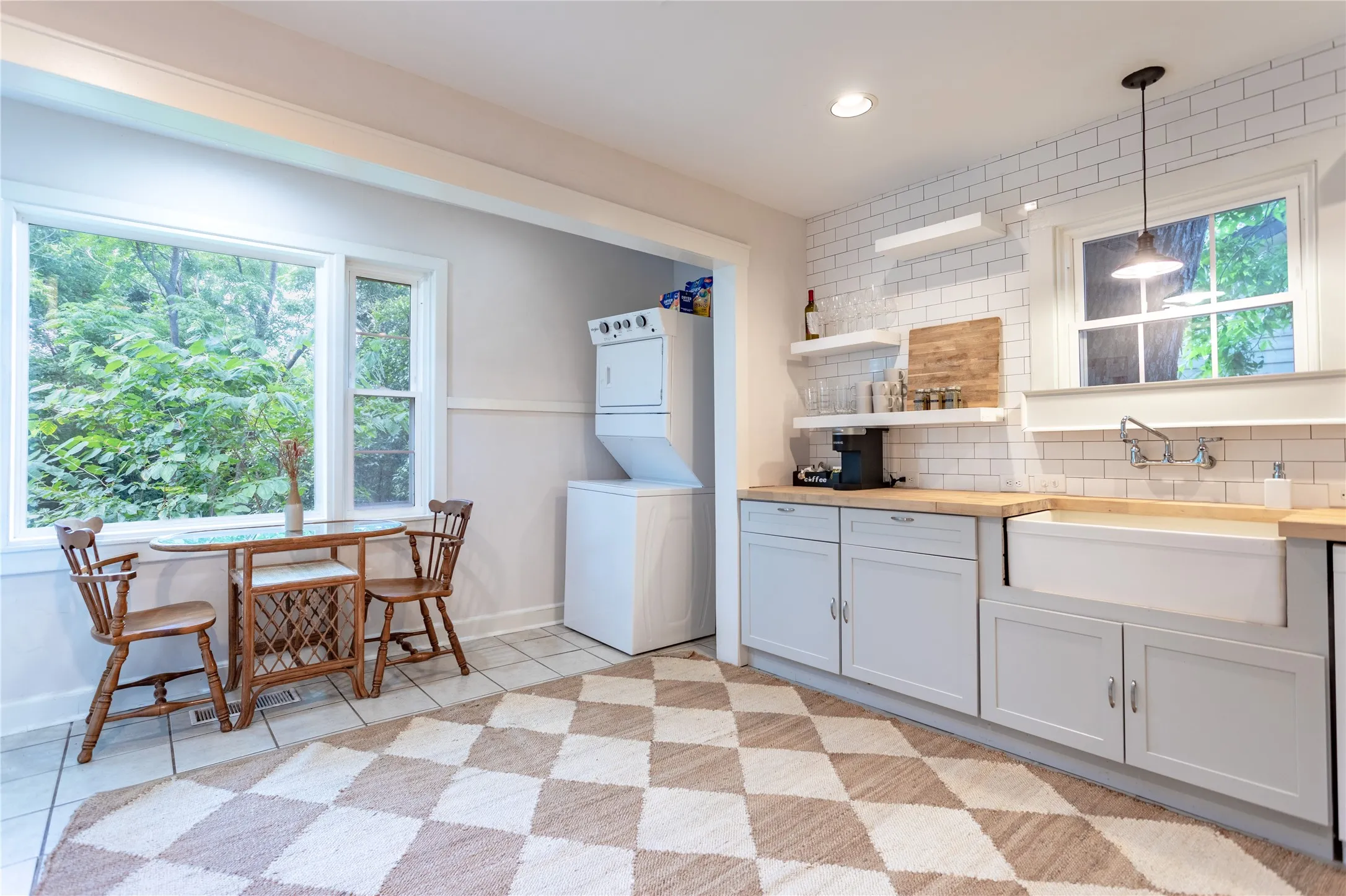 Single Family Residence For Sale in Mc Lennan County , 2521 Washington Avenue, Waco, Texas 76710, 3 Bedroom, 2 Bathroom, Garage spaces, 1,320 Sqft, built in 1936, Preowned, mls#21227820, Real Estate Agent in Waco, Homes For Sale in Mc Lennan county, Homes For Sale in Waco, Realtor in Waco Texas, Real Estate Brokerage Independent Realty Texas, Luminita Cordes Realtor