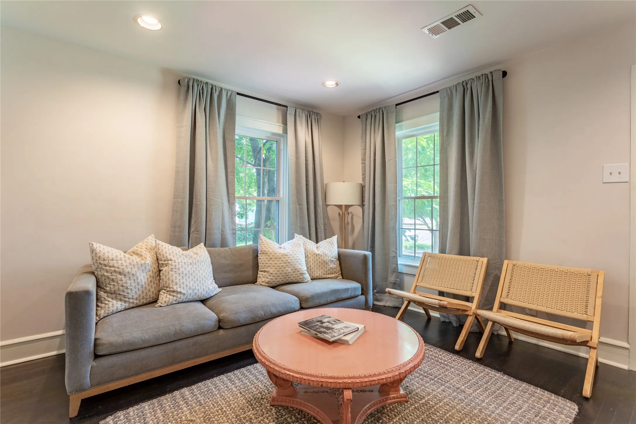 Single Family Residence For Sale in Mc Lennan County , 2521 Washington Avenue, Waco, Texas 76710, 3 Bedroom, 2 Bathroom, Garage spaces, 1,320 Sqft, built in 1936, Preowned, mls#21227820, Real Estate Agent in Waco, Homes For Sale in Mc Lennan county, Homes For Sale in Waco, Realtor in Waco Texas, Real Estate Brokerage Independent Realty Texas, Luminita Cordes Realtor