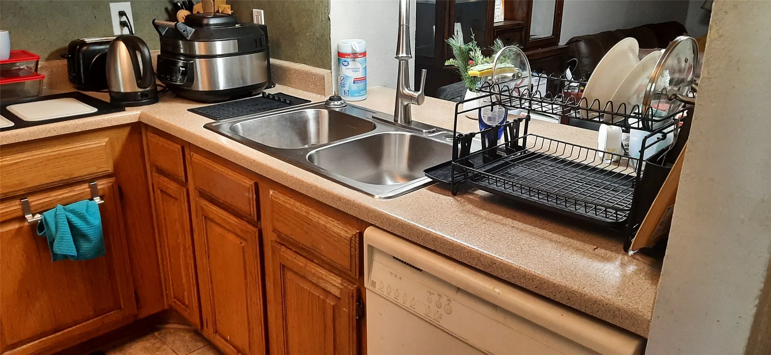 Condominium For Sale in Tarrant County , 2121 Park Willow Lane C, Arlington, Texas 76011, 2 Bedroom, 3 Bathroom, Garage spaces, 1,086 Sqft, built in 1981, Preowned, mls#21234596, Real Estate Agent in Arlington, Homes For Sale in Tarrant county, Homes For Sale in Arlington, Realtor in Arlington Texas, Real Estate Brokerage Independent Realty Texas, Luminita Cordes Realtor
