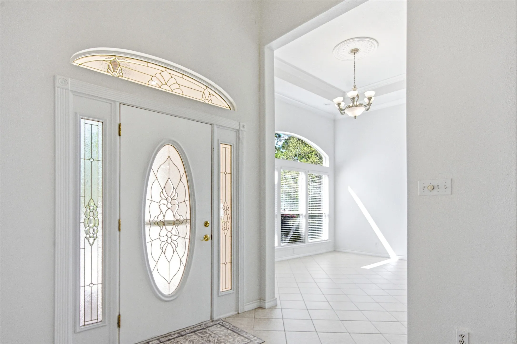 Single Family Residence For Sale in Smith County , 18737 Oakbrook Road, Tyler, Texas 75703, 3 Bedrooms, 3 Bathrooms, 3 Garage spaces, 2,849 Sqft, built in 2002, Preowned, Price $515,000, mls#21226832, Real Estate Agent in Tyler, Homes For Sale in Smith county, Homes For Sale in Tyler, Realtor in Tyler Texas, Real Estate Brokerage Independent Realty Texas, Luminita Cordes Realtor