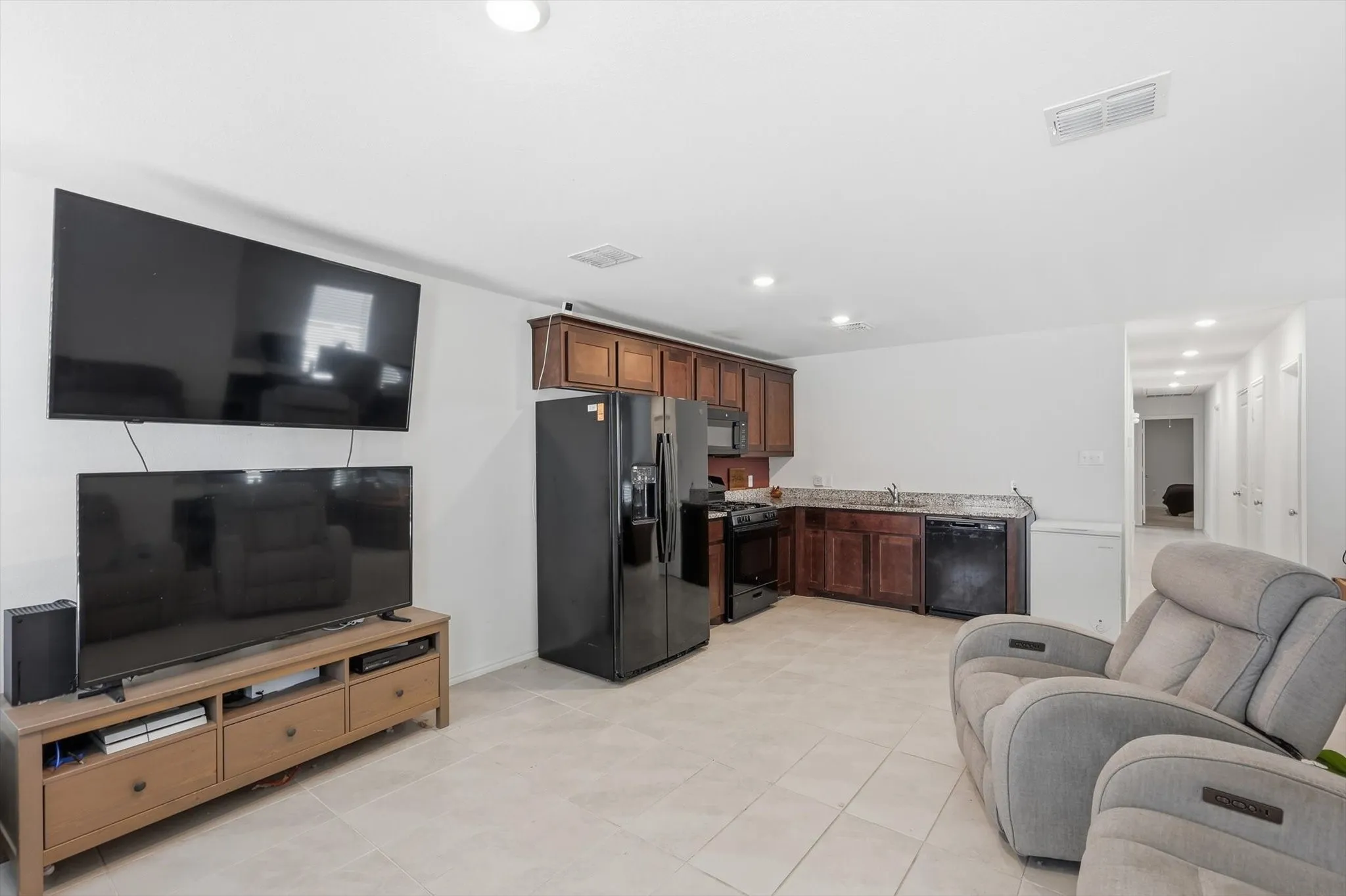 Single Family Residence For Sale in Ellis County , 454 Eagle Wind Way, Ferris, Texas 75125, 4 Bedroom, 2 Bathroom, Garage spaces, 1,347 Sqft, built in 2023, mls#21233238, Real Estate Agent in Ferris, Homes For Sale in Ellis county, Homes For Sale in Ferris, Realtor in Ferris Texas, Real Estate Brokerage Independent Realty Texas, Luminita Cordes Realtor