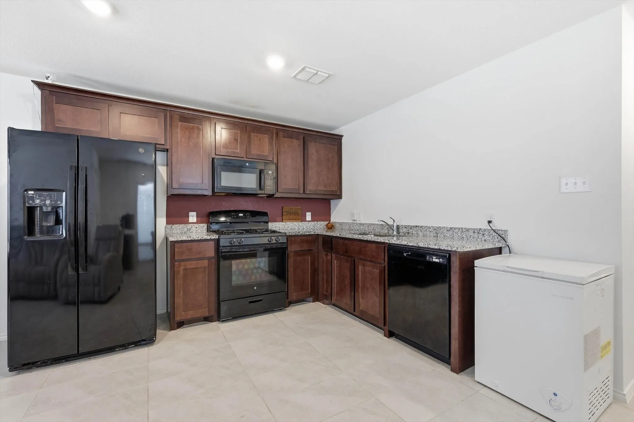 Single Family Residence For Sale in Ellis County , 454 Eagle Wind Way, Ferris, Texas 75125, 4 Bedroom, 2 Bathroom, Garage spaces, 1,347 Sqft, built in 2023, mls#21233238, Real Estate Agent in Ferris, Homes For Sale in Ellis county, Homes For Sale in Ferris, Realtor in Ferris Texas, Real Estate Brokerage Independent Realty Texas, Luminita Cordes Realtor