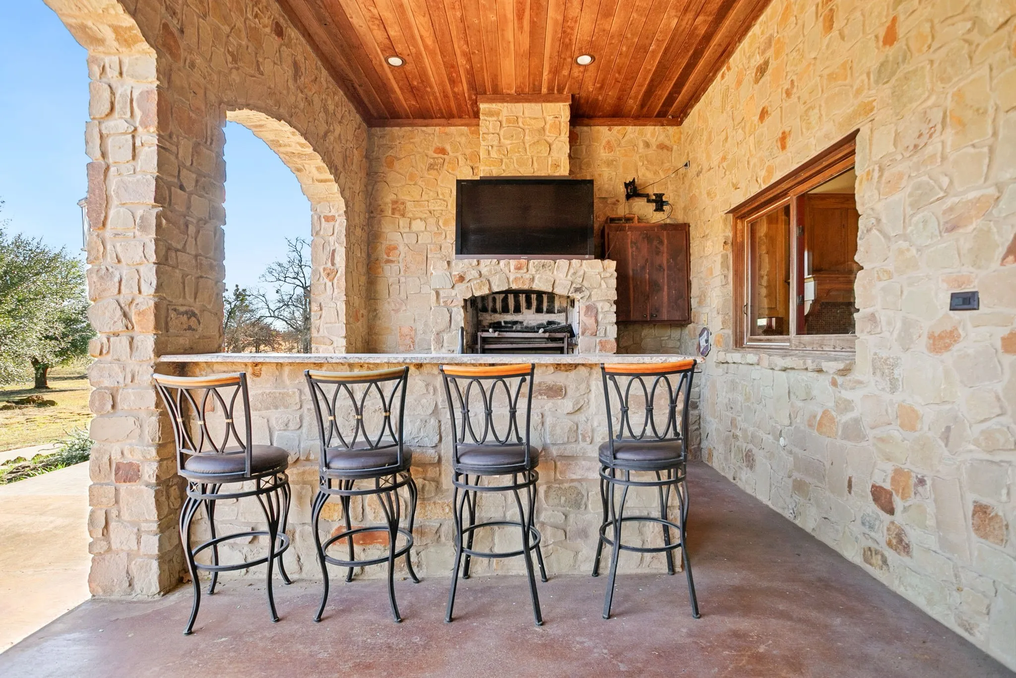 Farm For Sale in Hill County , 1561 FM 934, Blum, Texas 76627, 3 Bedroom, 4 Bathroom, 7 Garage spaces, 4,255 Sqft, built in 2010, Price $3,250,000, mls#21233833, Real Estate Agent in Blum, Homes For Sale in Hill county, Homes For Sale in Blum, Realtor in Blum Texas, Real Estate Brokerage Independent Realty Texas, Luminita Cordes Realtor