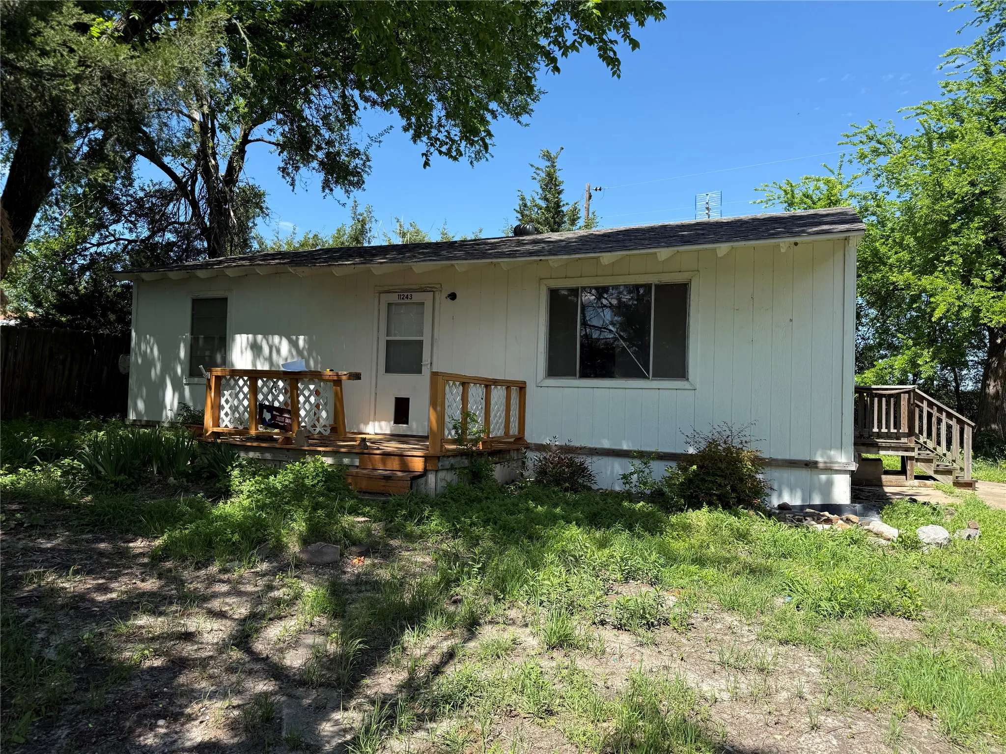Single Family Residence For Sale in Collin County , 11243 County Road 897, Princeton, Texas 75407, 2 Bedroom, 1 Bathroom, Garage spaces, 672 Sqft, built in 1955, mls#21231277, Real Estate Agent in Princeton, Homes For Sale in Collin county, Homes For Sale in Princeton, Realtor in Princeton Texas, Real Estate Brokerage Independent Realty Texas, Luminita Cordes Realtor