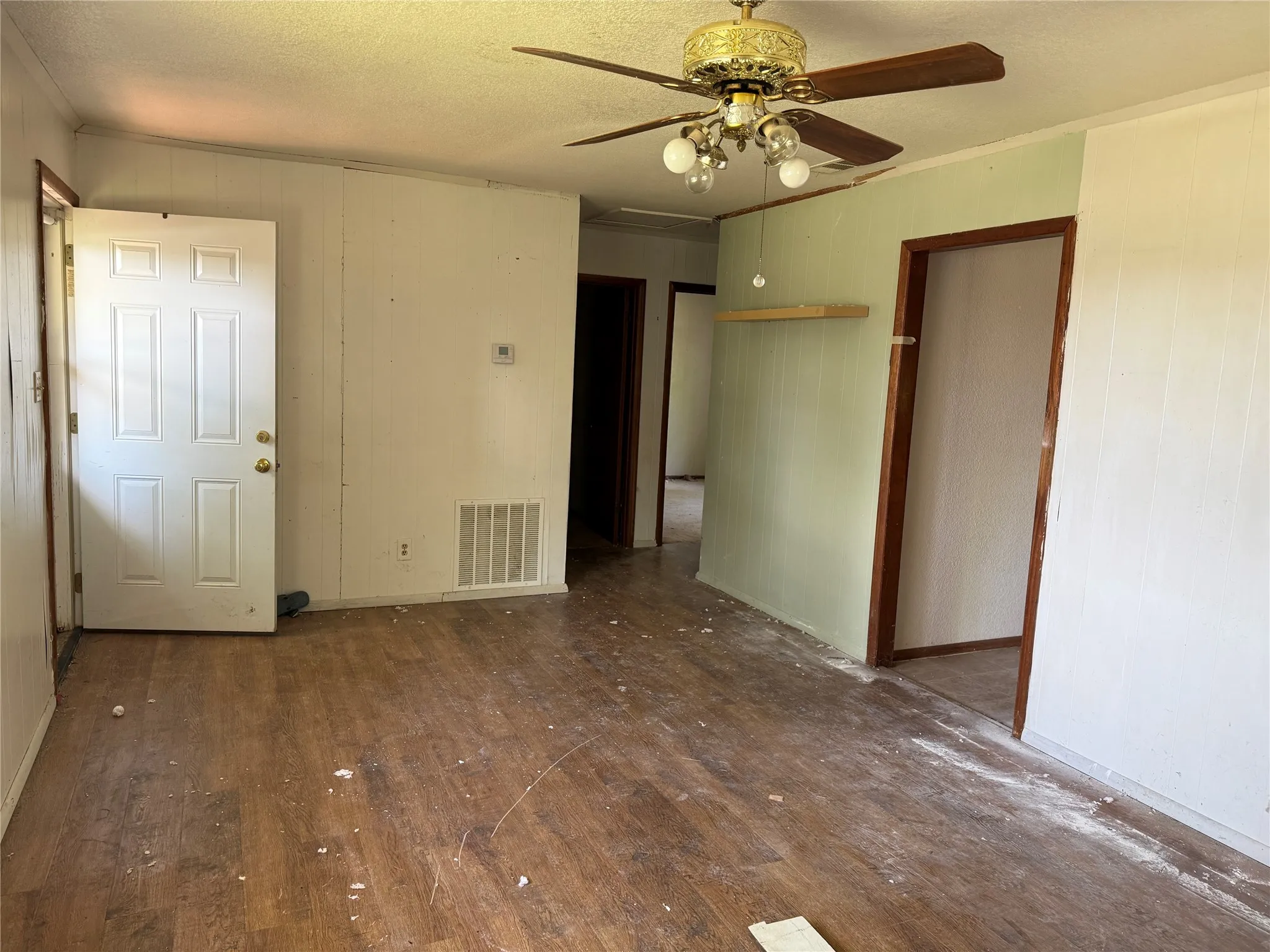 Single Family Residence For Sale in Collin County , 11243 County Road 897, Princeton, Texas 75407, 2 Bedroom, 1 Bathroom, Garage spaces, 672 Sqft, built in 1955, mls#21231277, Real Estate Agent in Princeton, Homes For Sale in Collin county, Homes For Sale in Princeton, Realtor in Princeton Texas, Real Estate Brokerage Independent Realty Texas, Luminita Cordes Realtor