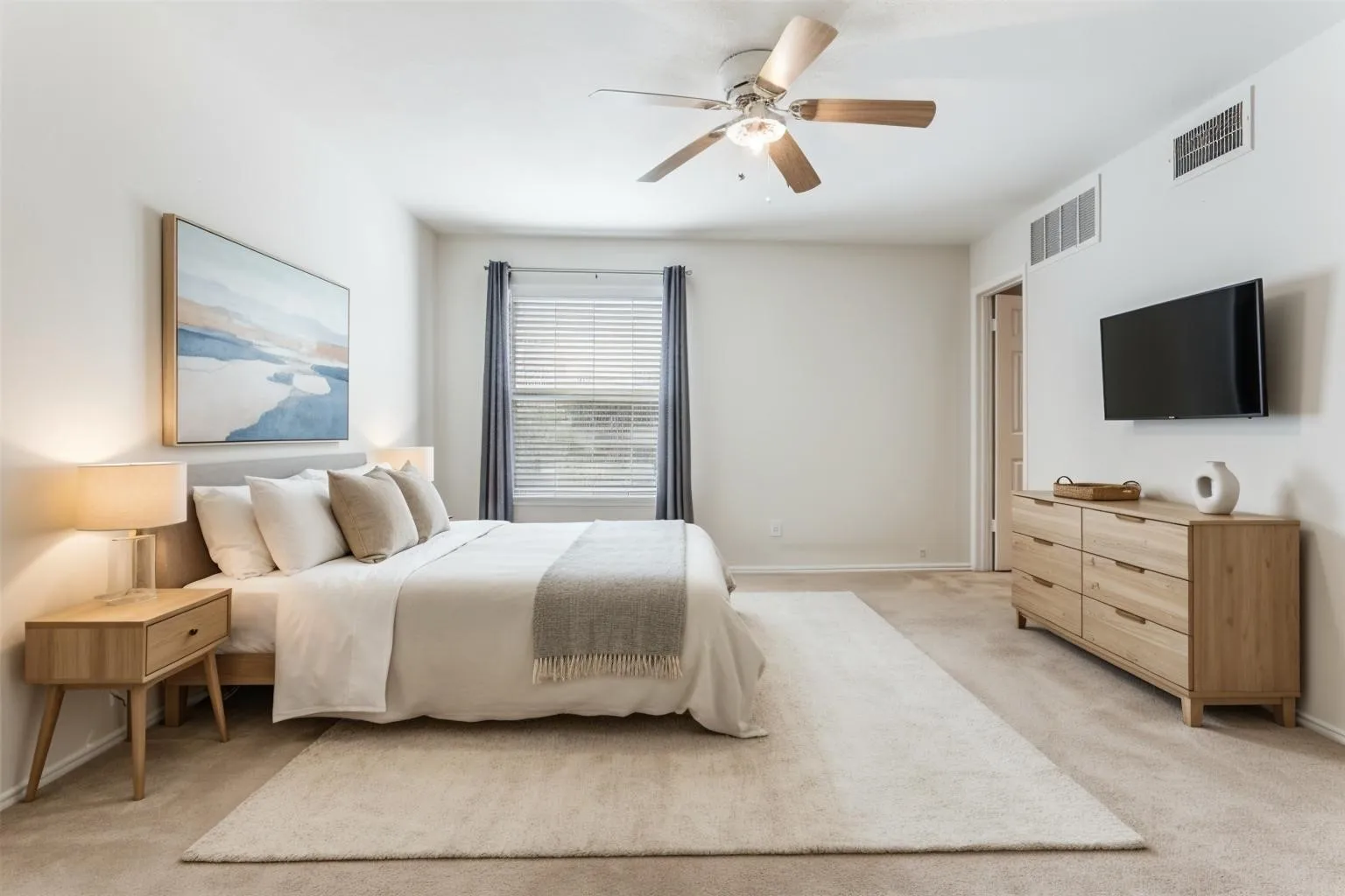 View of secondary bedroom (Virtually staged)