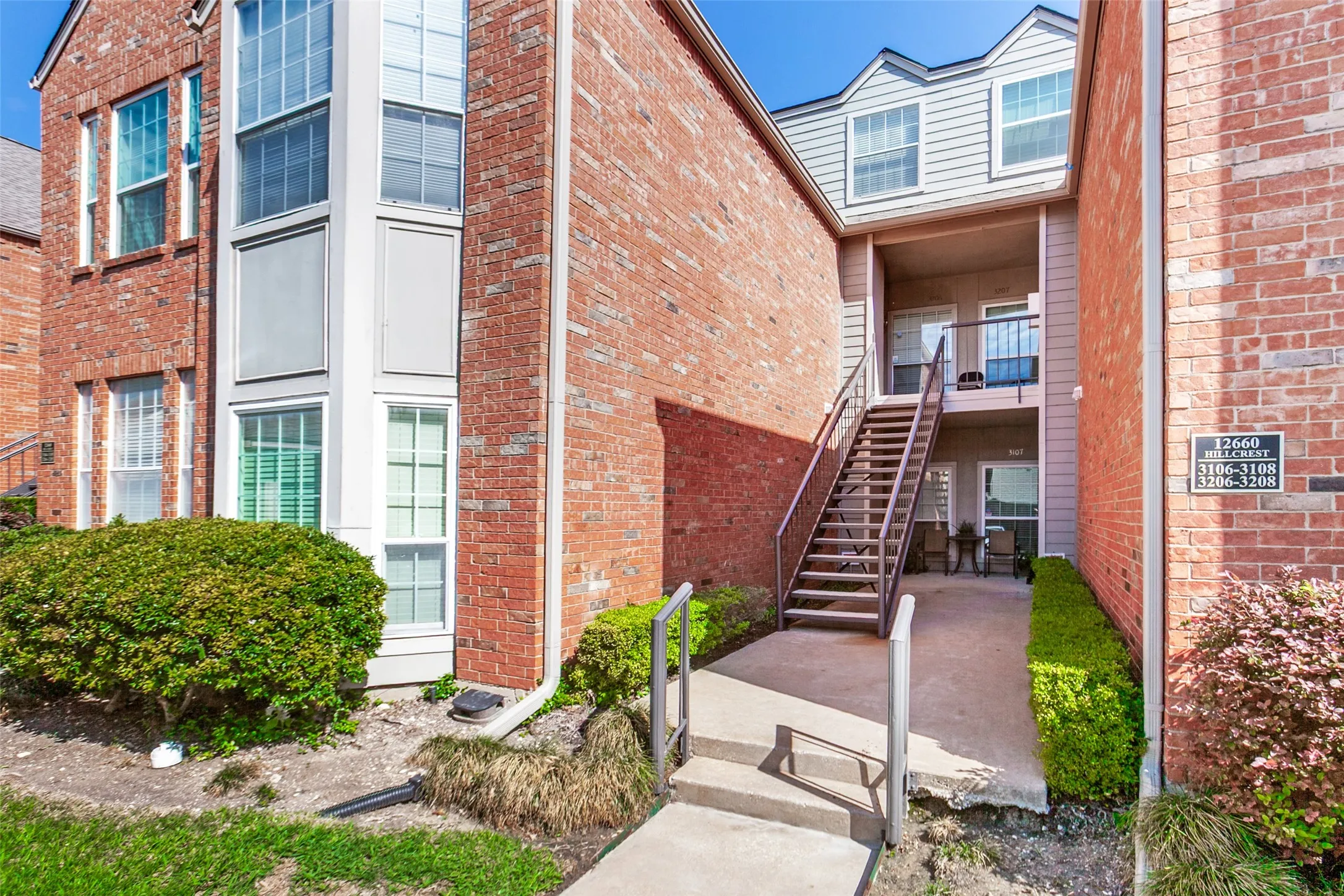 Townhouse For Sale in Dallas County , 12660 Hillcrest Road 3206, Dallas, Texas 75230, 2 Bedroom, 2 Bathroom, Garage spaces, 1,268 Sqft, built in 1986, Preowned, mls#21234430, Real Estate Agent in Dallas, Homes For Sale in Dallas county, Homes For Sale in Dallas, Realtor in Dallas Texas, Real Estate Brokerage Independent Realty Texas, Luminita Cordes Realtor