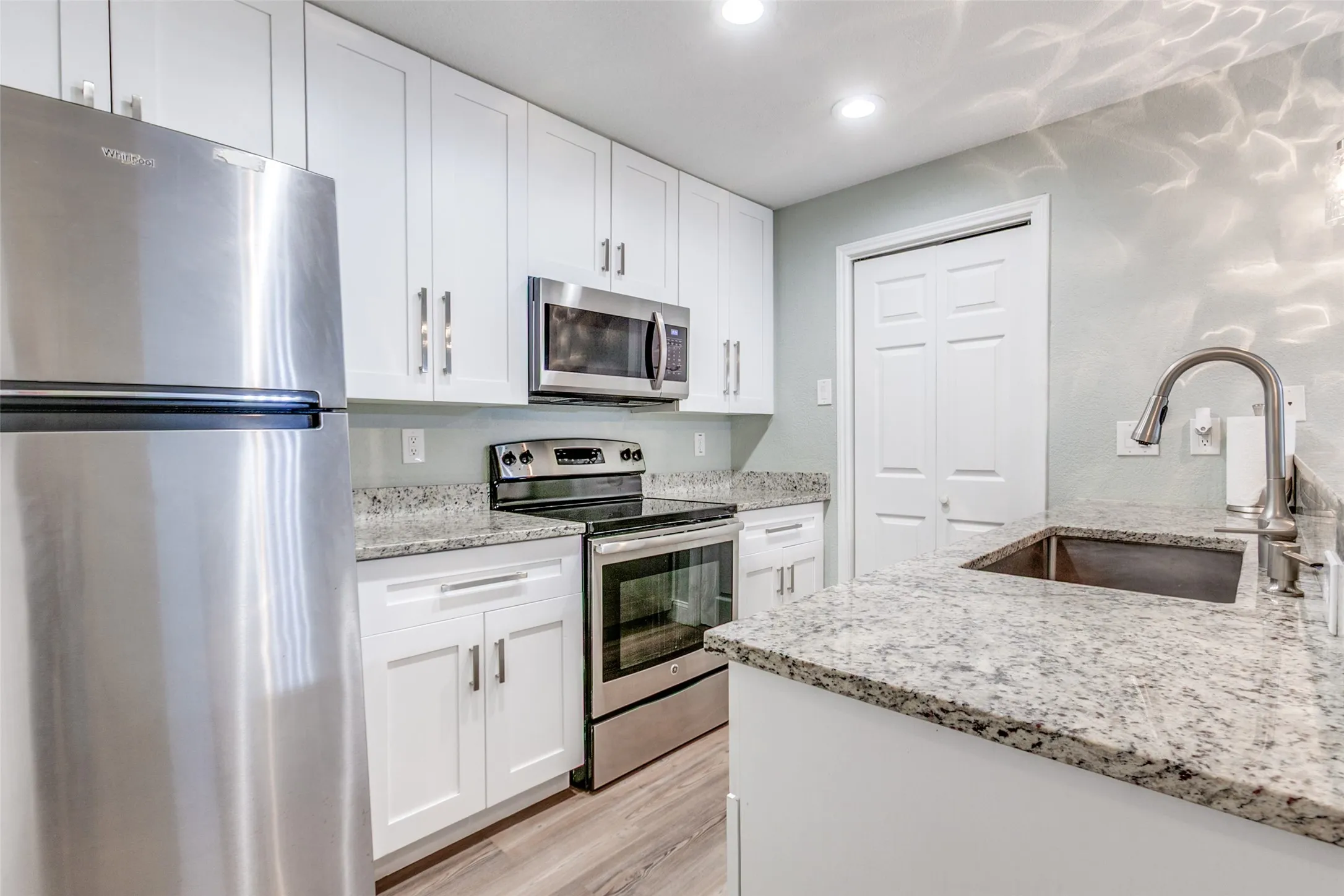 Kitchen (refrigerator can remain)