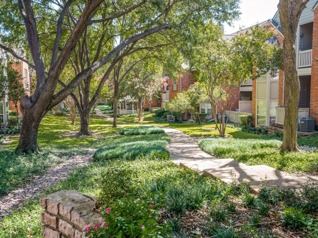 Courtyard walkway