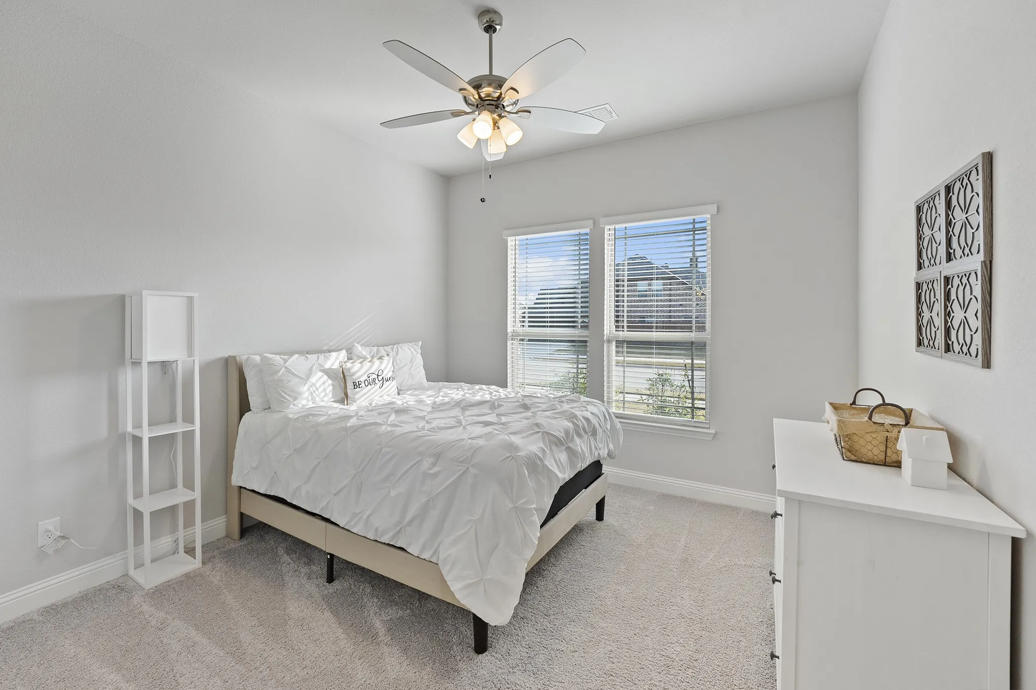 Single Family Residence For Sale in Ellis County , 213 Perennial Way, Waxahachie, Texas 75165, 3 Bedroom, 3 Bathroom, 2 Garage spaces, 2,535 Sqft, built in 2022, mls#21234814, Real Estate Agent in Waxahachie, Homes For Sale in Ellis county, Homes For Sale in Waxahachie, Realtor in Waxahachie Texas, Real Estate Brokerage Independent Realty Texas, Luminita Cordes Realtor