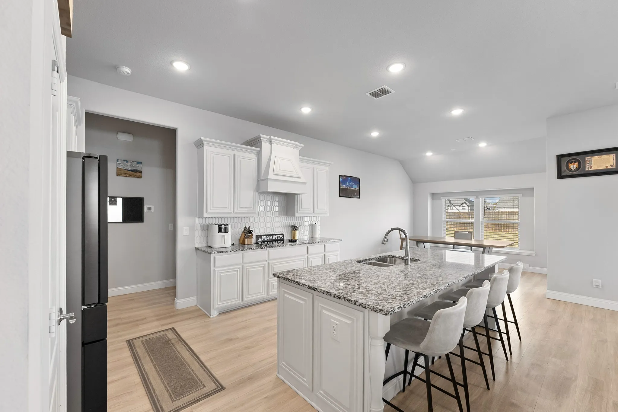 Single Family Residence For Sale in Ellis County , 213 Perennial Way, Waxahachie, Texas 75165, 3 Bedroom, 3 Bathroom, 2 Garage spaces, 2,535 Sqft, built in 2022, mls#21234814, Real Estate Agent in Waxahachie, Homes For Sale in Ellis county, Homes For Sale in Waxahachie, Realtor in Waxahachie Texas, Real Estate Brokerage Independent Realty Texas, Luminita Cordes Realtor