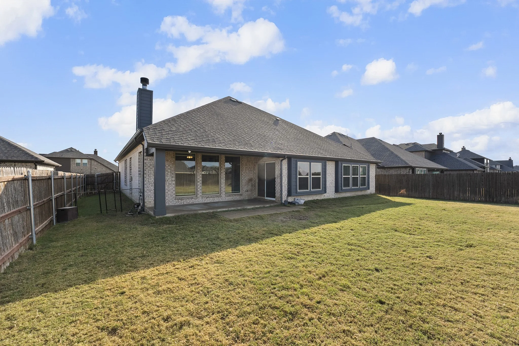 Single Family Residence For Sale in Ellis County , 213 Perennial Way, Waxahachie, Texas 75165, 3 Bedroom, 3 Bathroom, 2 Garage spaces, 2,535 Sqft, built in 2022, mls#21234814, Real Estate Agent in Waxahachie, Homes For Sale in Ellis county, Homes For Sale in Waxahachie, Realtor in Waxahachie Texas, Real Estate Brokerage Independent Realty Texas, Luminita Cordes Realtor
