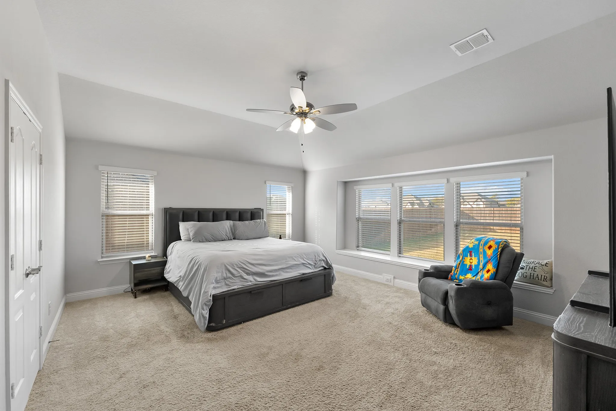 Single Family Residence For Sale in Ellis County , 213 Perennial Way, Waxahachie, Texas 75165, 3 Bedroom, 3 Bathroom, 2 Garage spaces, 2,535 Sqft, built in 2022, mls#21234814, Real Estate Agent in Waxahachie, Homes For Sale in Ellis county, Homes For Sale in Waxahachie, Realtor in Waxahachie Texas, Real Estate Brokerage Independent Realty Texas, Luminita Cordes Realtor