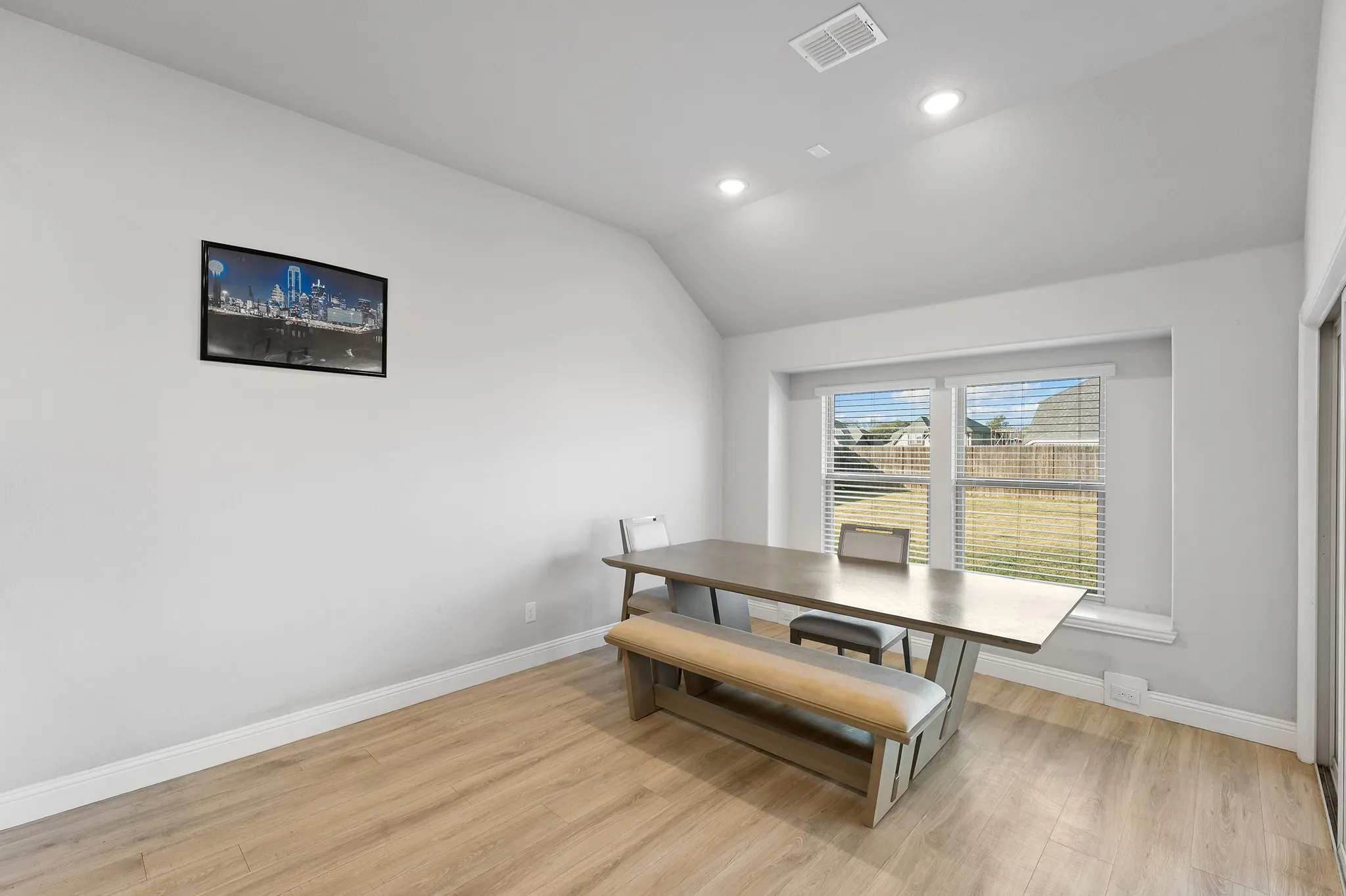 Single Family Residence For Sale in Ellis County , 213 Perennial Way, Waxahachie, Texas 75165, 3 Bedroom, 3 Bathroom, 2 Garage spaces, 2,535 Sqft, built in 2022, mls#21234814, Real Estate Agent in Waxahachie, Homes For Sale in Ellis county, Homes For Sale in Waxahachie, Realtor in Waxahachie Texas, Real Estate Brokerage Independent Realty Texas, Luminita Cordes Realtor
