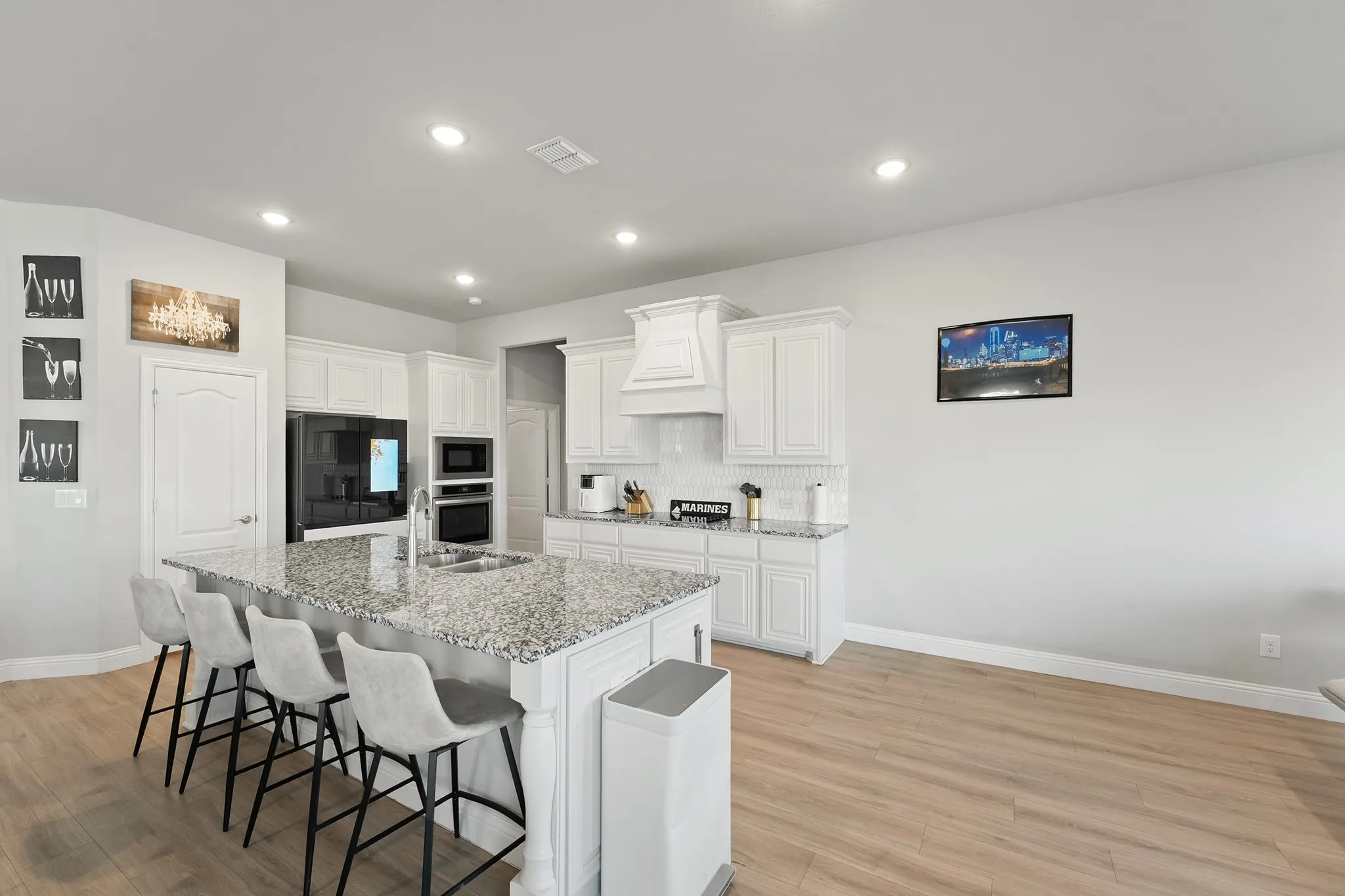 Single Family Residence For Sale in Ellis County , 213 Perennial Way, Waxahachie, Texas 75165, 3 Bedroom, 3 Bathroom, 2 Garage spaces, 2,535 Sqft, built in 2022, mls#21234814, Real Estate Agent in Waxahachie, Homes For Sale in Ellis county, Homes For Sale in Waxahachie, Realtor in Waxahachie Texas, Real Estate Brokerage Independent Realty Texas, Luminita Cordes Realtor