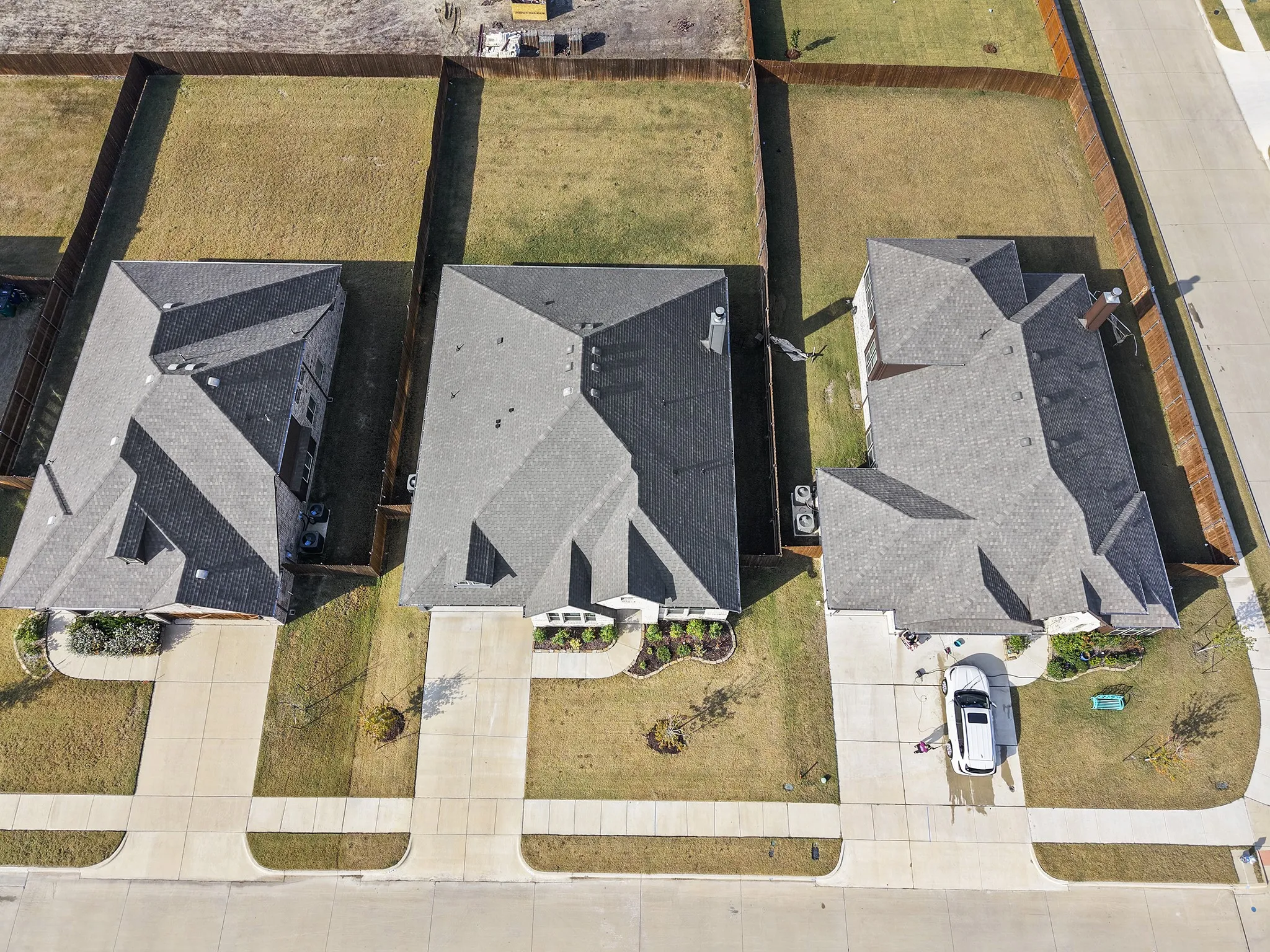 Single Family Residence For Sale in Ellis County , 213 Perennial Way, Waxahachie, Texas 75165, 3 Bedroom, 3 Bathroom, 2 Garage spaces, 2,535 Sqft, built in 2022, mls#21234814, Real Estate Agent in Waxahachie, Homes For Sale in Ellis county, Homes For Sale in Waxahachie, Realtor in Waxahachie Texas, Real Estate Brokerage Independent Realty Texas, Luminita Cordes Realtor