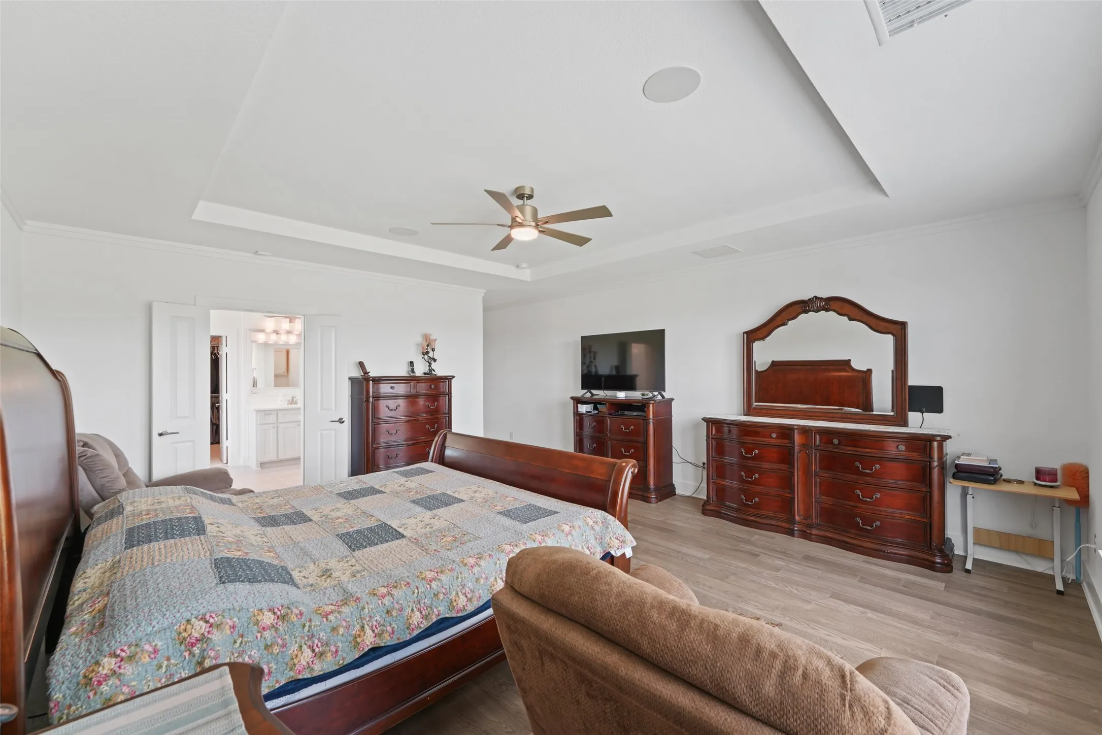 Single Family Residence For Sale in Ellis County , 751 Emerald Valley Drive, Ovilla, Texas 75154, 6 Bedroom, 4 Bathroom, 3 Garage spaces, 4,347 Sqft, built in 2024, mls#21233417, Real Estate Agent in Ovilla, Homes For Sale in Ellis county, Homes For Sale in Ovilla, Realtor in Ovilla Texas, Real Estate Brokerage Independent Realty Texas, Luminita Cordes Realtor