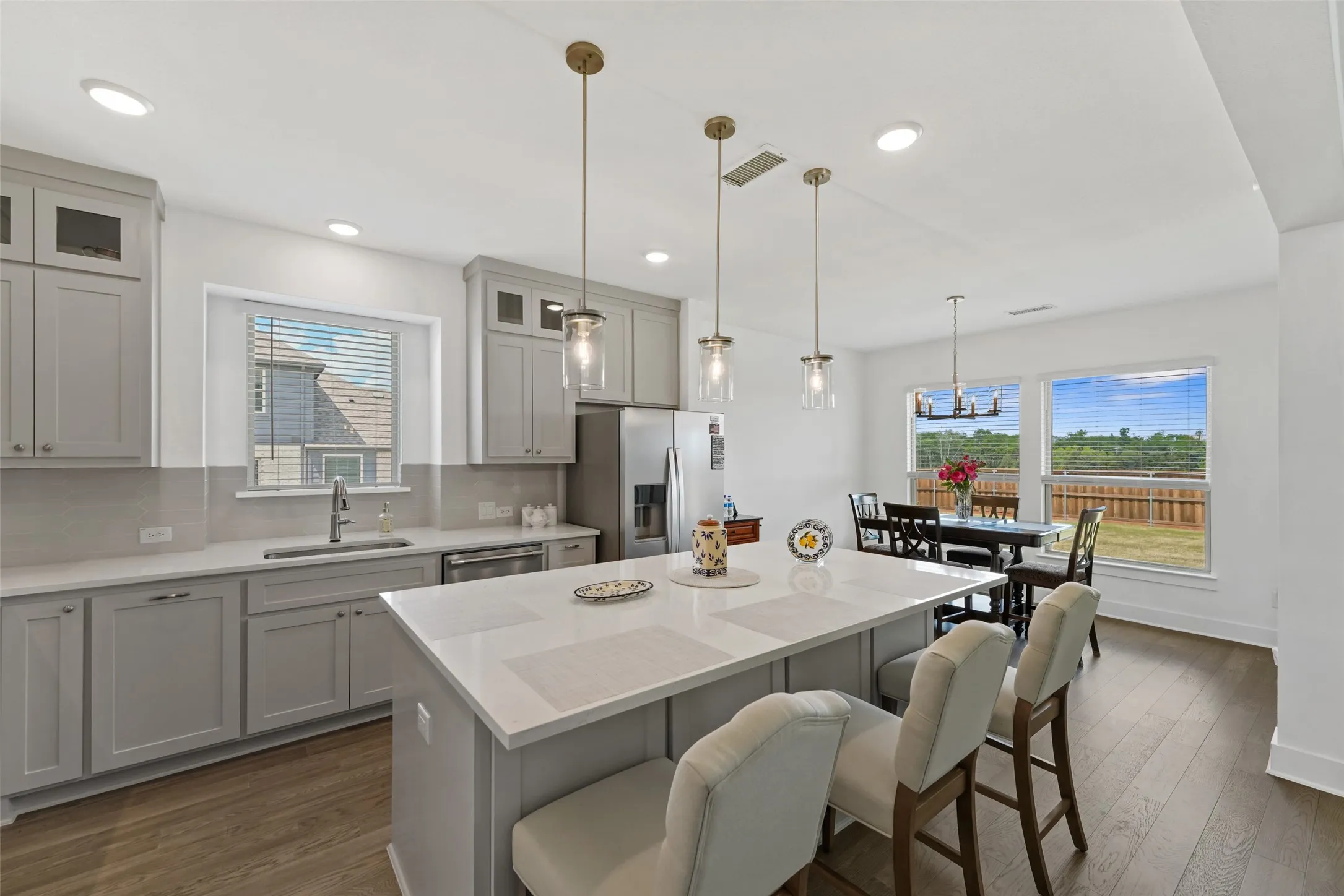 Single Family Residence For Sale in Ellis County , 751 Emerald Valley Drive, Ovilla, Texas 75154, 6 Bedroom, 4 Bathroom, 3 Garage spaces, 4,347 Sqft, built in 2024, mls#21233417, Real Estate Agent in Ovilla, Homes For Sale in Ellis county, Homes For Sale in Ovilla, Realtor in Ovilla Texas, Real Estate Brokerage Independent Realty Texas, Luminita Cordes Realtor