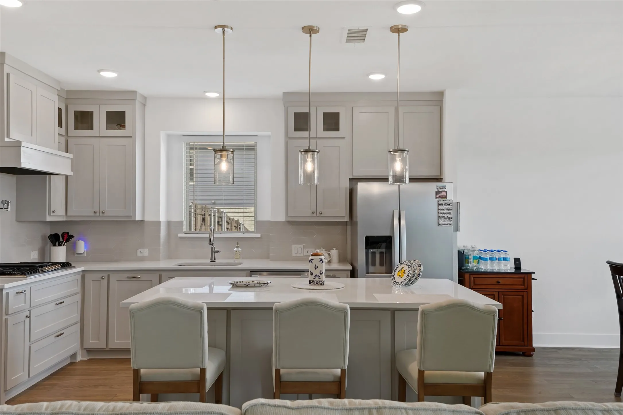 Single Family Residence For Sale in Ellis County , 751 Emerald Valley Drive, Ovilla, Texas 75154, 6 Bedroom, 4 Bathroom, 3 Garage spaces, 4,347 Sqft, built in 2024, mls#21233417, Real Estate Agent in Ovilla, Homes For Sale in Ellis county, Homes For Sale in Ovilla, Realtor in Ovilla Texas, Real Estate Brokerage Independent Realty Texas, Luminita Cordes Realtor