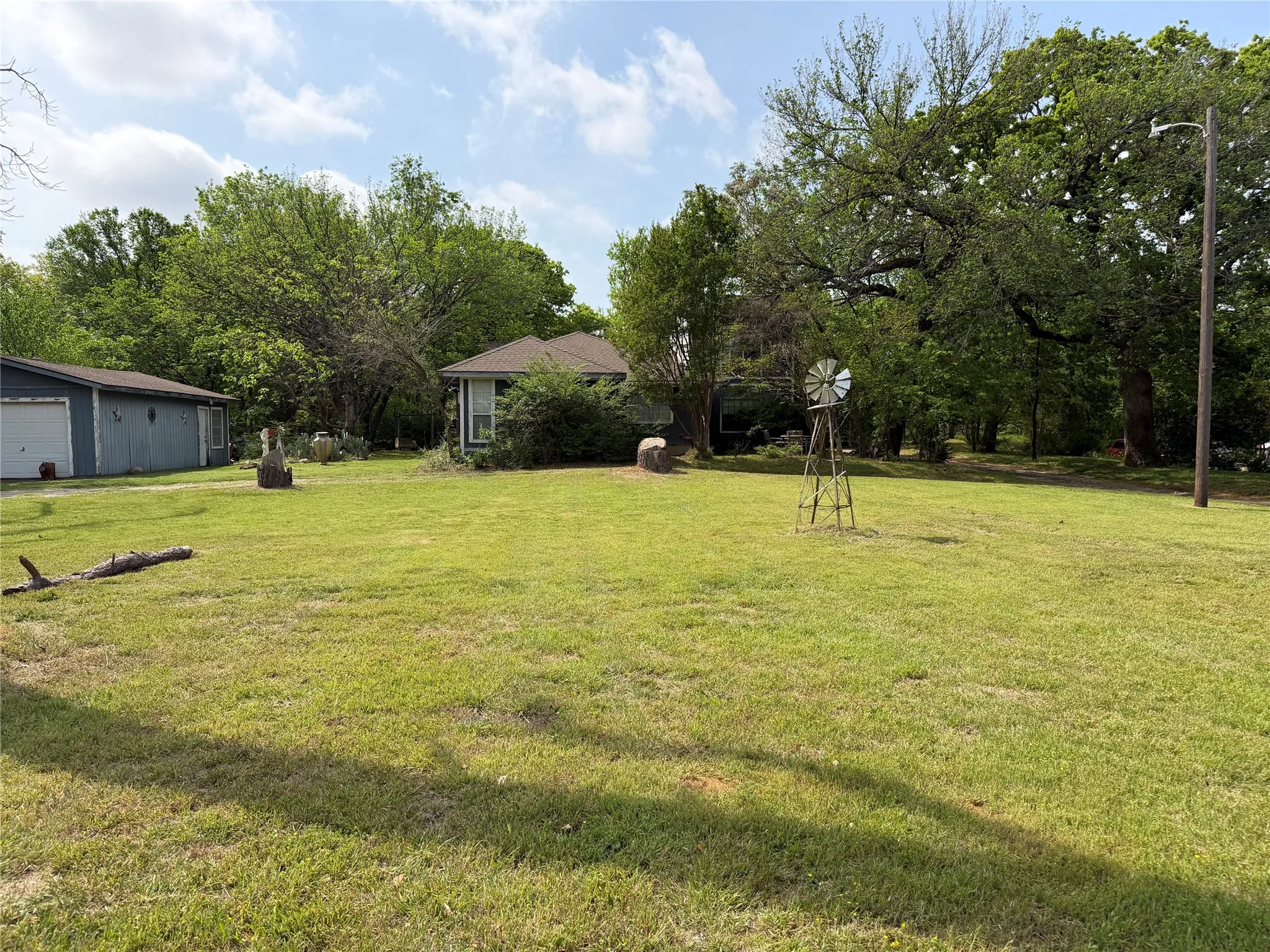 Single Family Residence For Sale in Tarrant County , 3107 Briar Lane, Southlake, Texas 76092, 1 Bedroom, 1 Bathroom, Garage spaces, 1,795 Sqft, built in 1955, Preowned, Price $725,000, mls#21233564, Real Estate Agent in Southlake, Homes For Sale in Tarrant county, Homes For Sale in Southlake, Realtor in Southlake Texas, Real Estate Brokerage Independent Realty Texas, Luminita Cordes Realtor